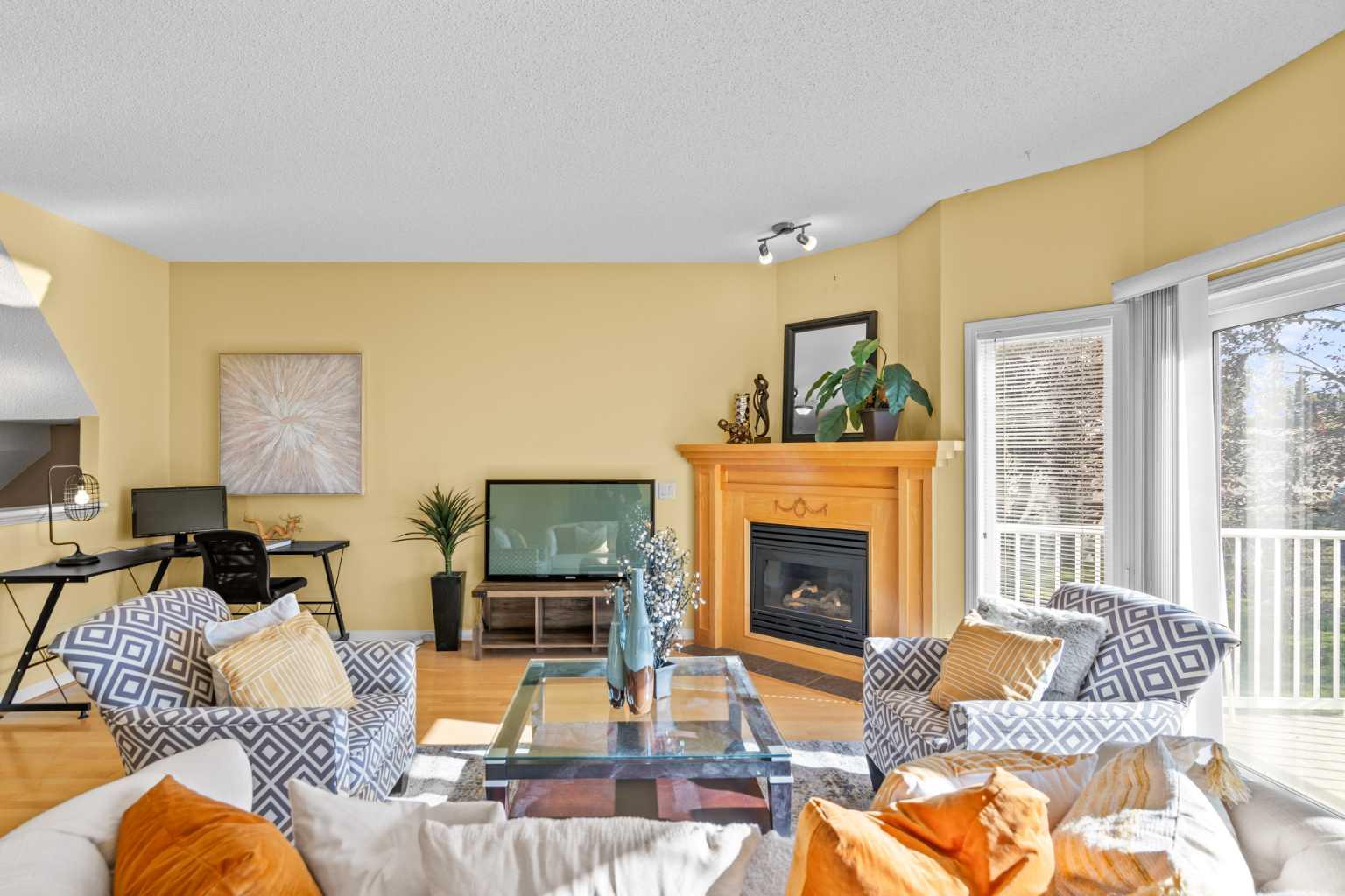 1137 Berkley Drive NW Calgary AB T3K 1S6 MLS #A2253062 broker reciprocity