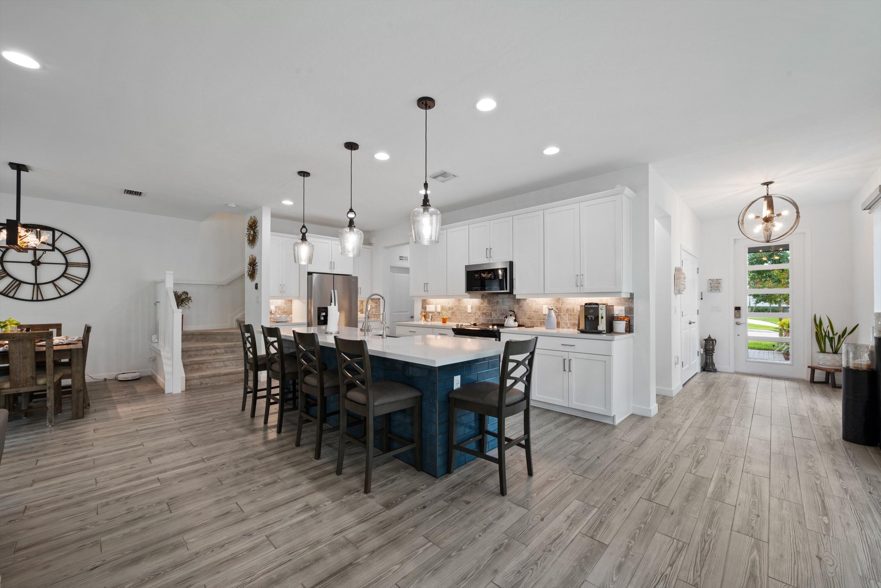 MLS #RX-11072722 image #1