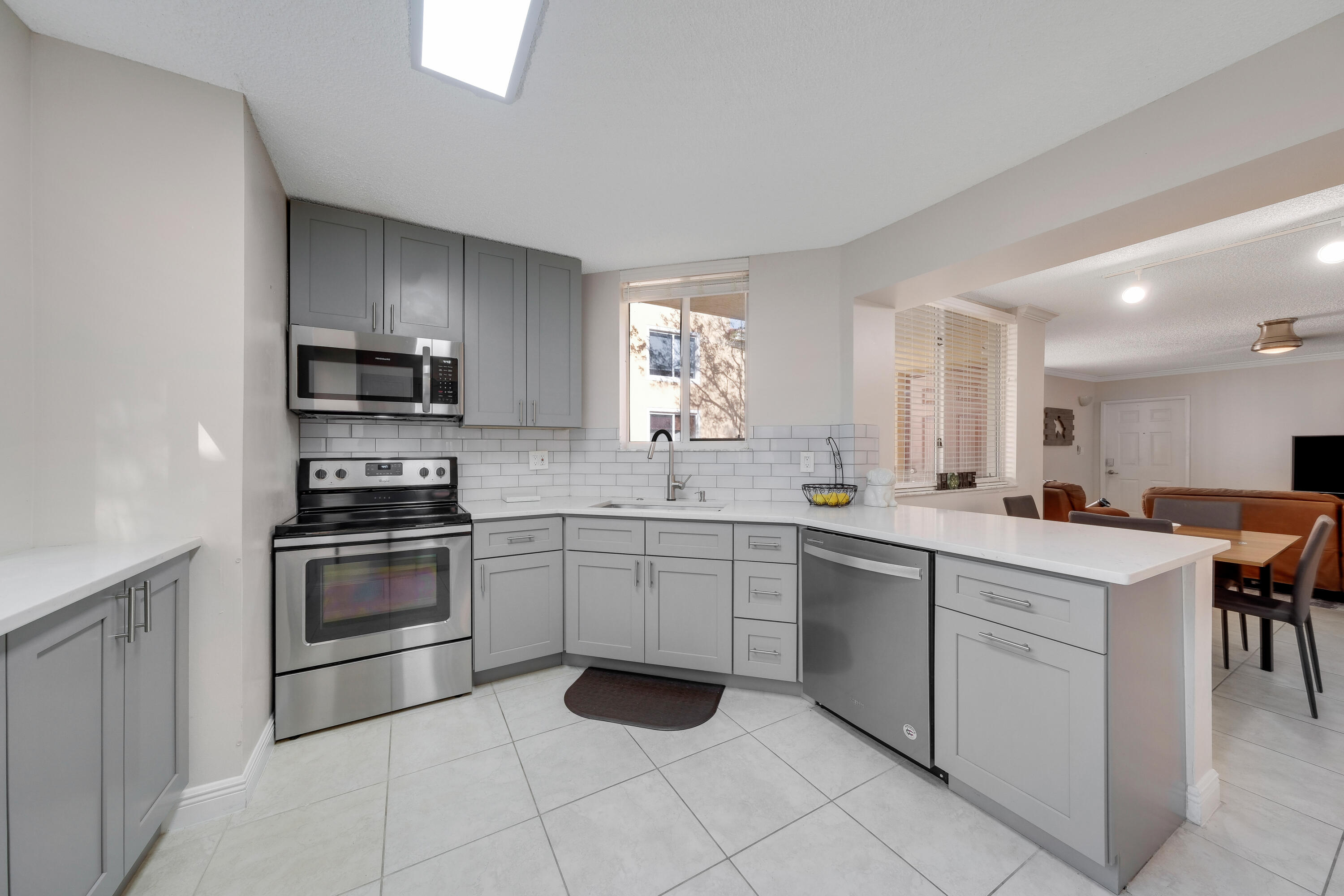 MLS #RX-11072772 image #1