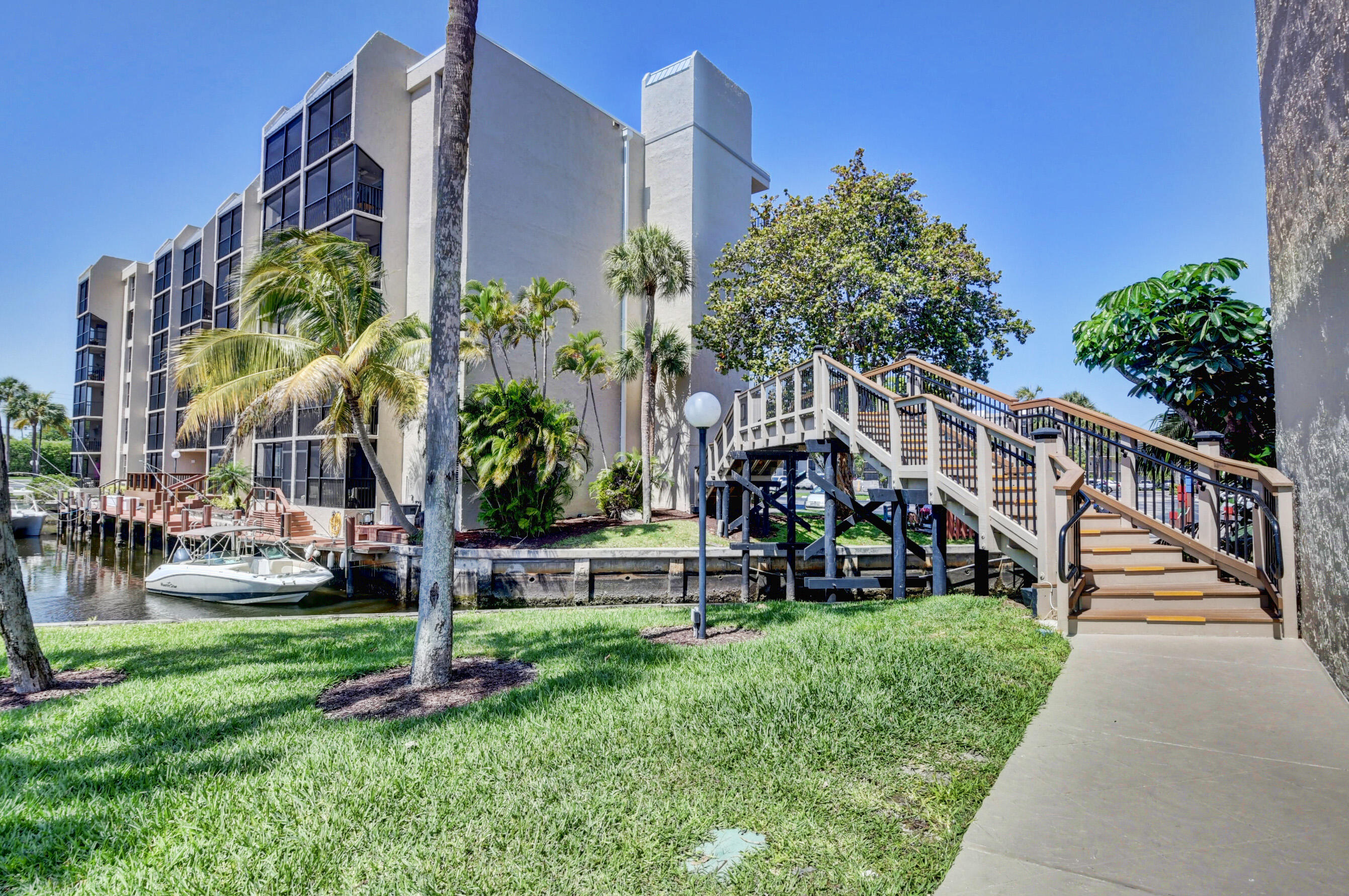 MLS #RX-10333094 image #37