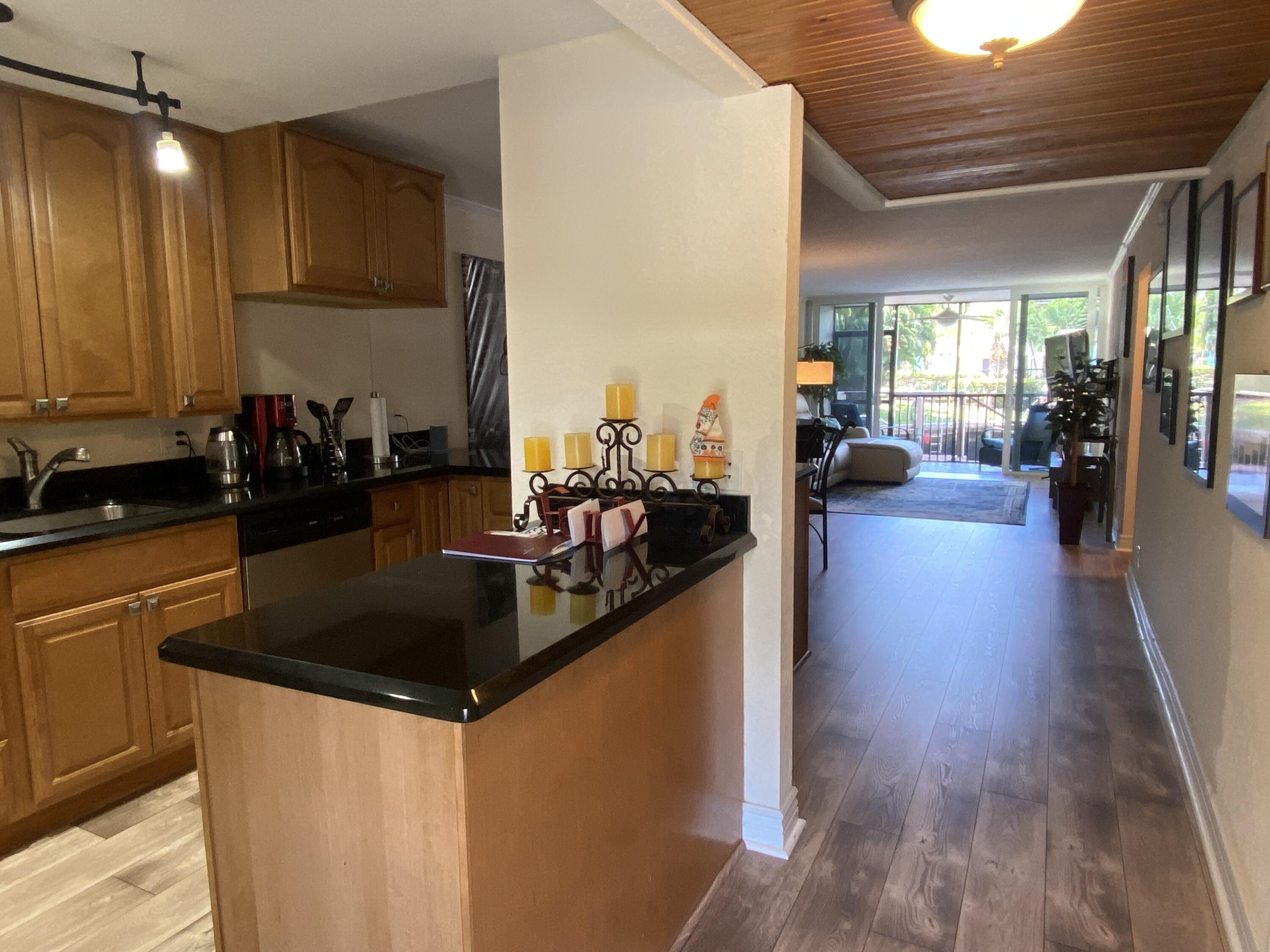 MLS #RX-10333094 image #6