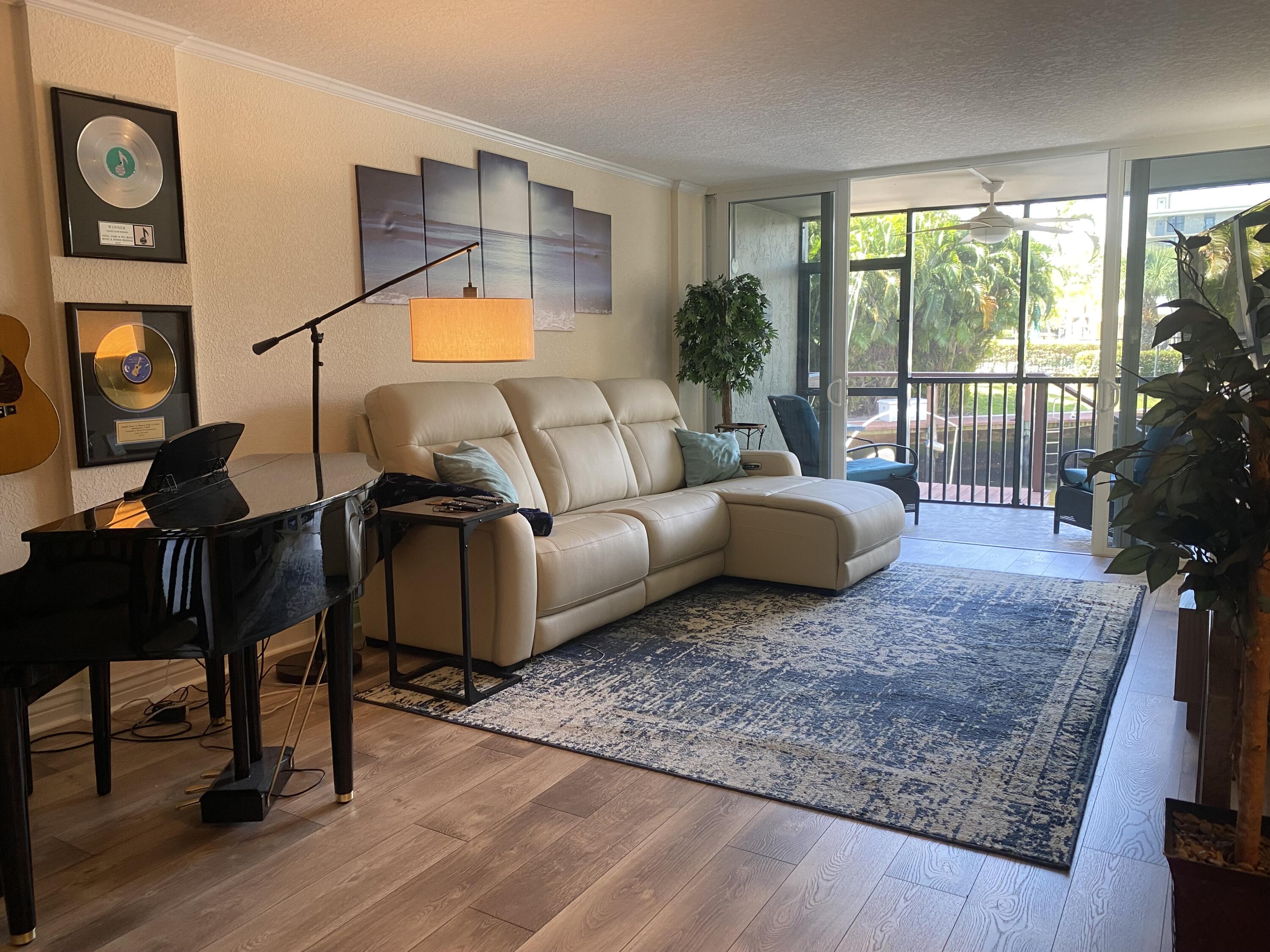 MLS #RX-10333094 image #8