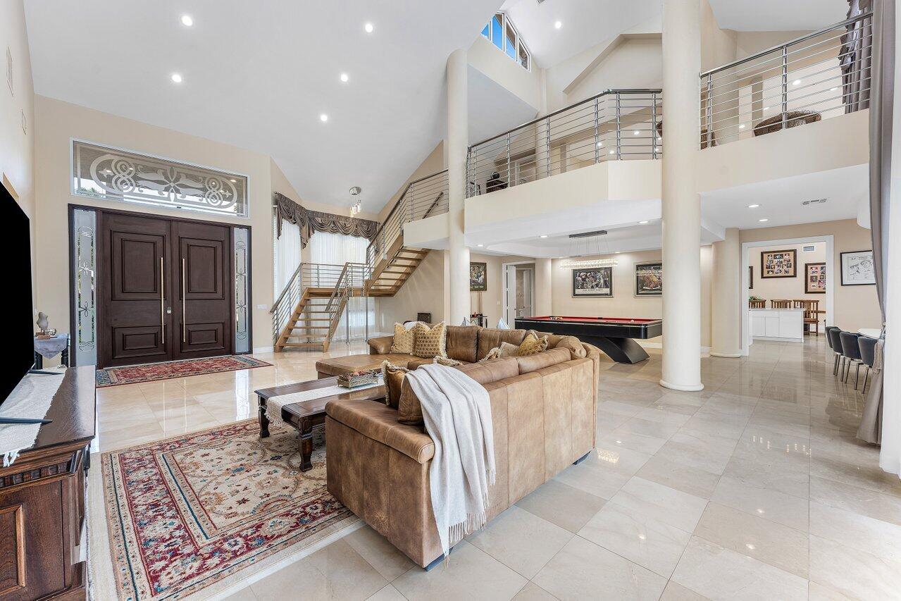 MLS #RX-11017687 image #2