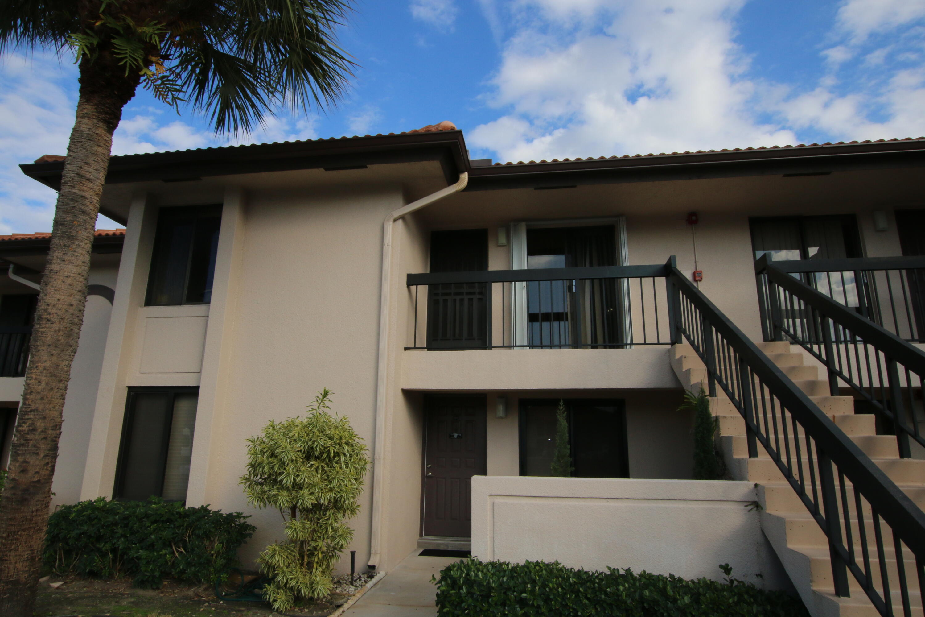 MLS #RX-11090890 img 0