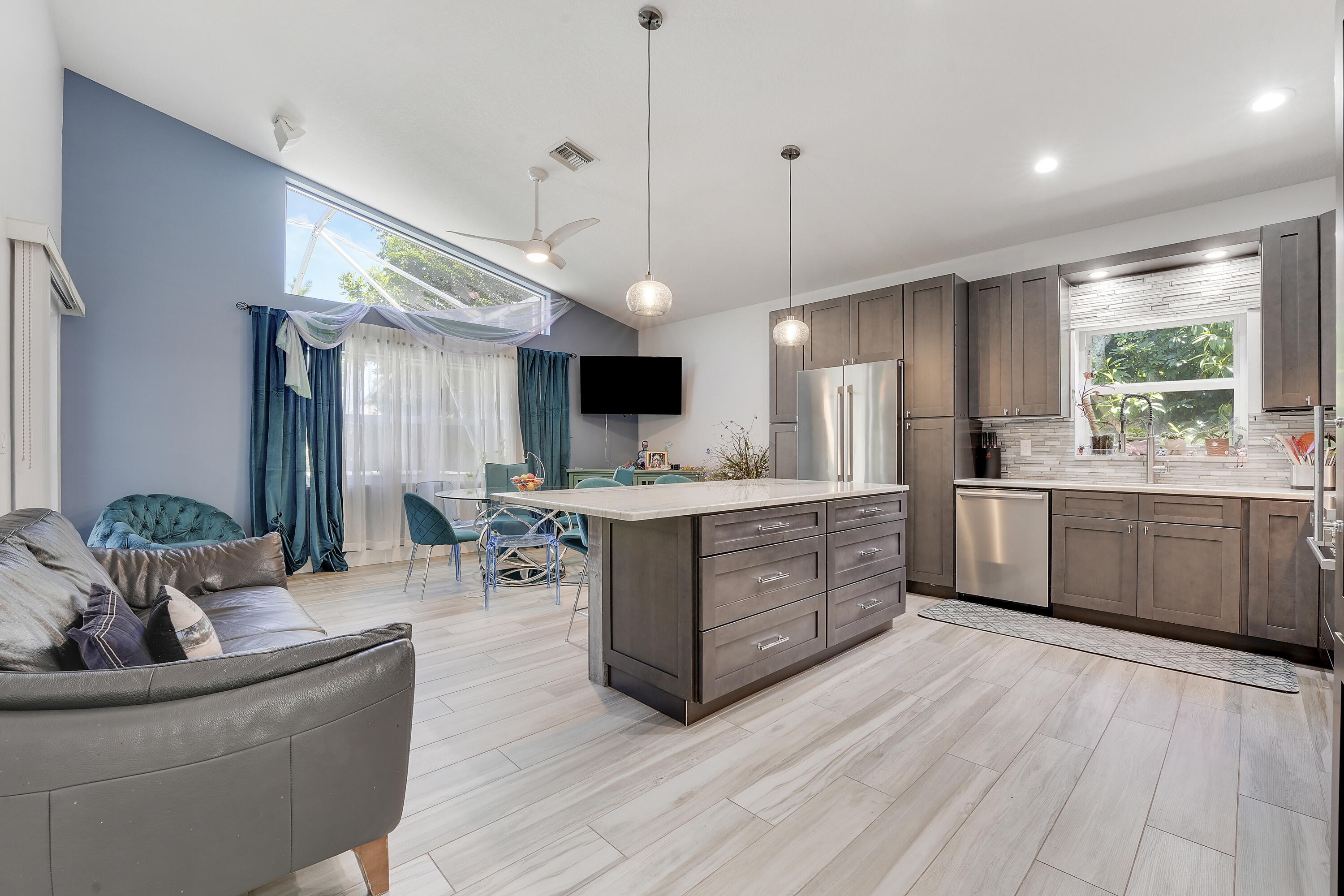 MLS #RX-11100278 image #3