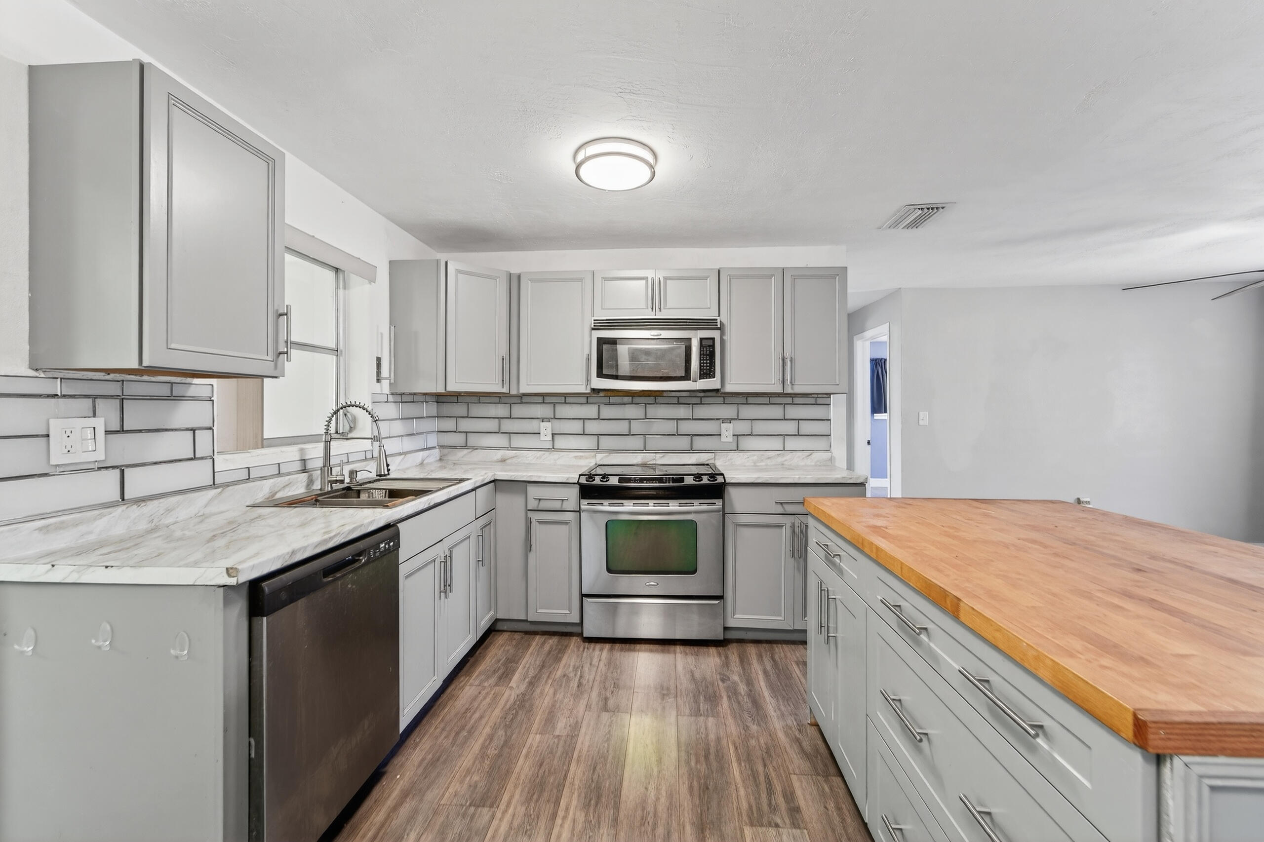 MLS #RX-11101163 image #1