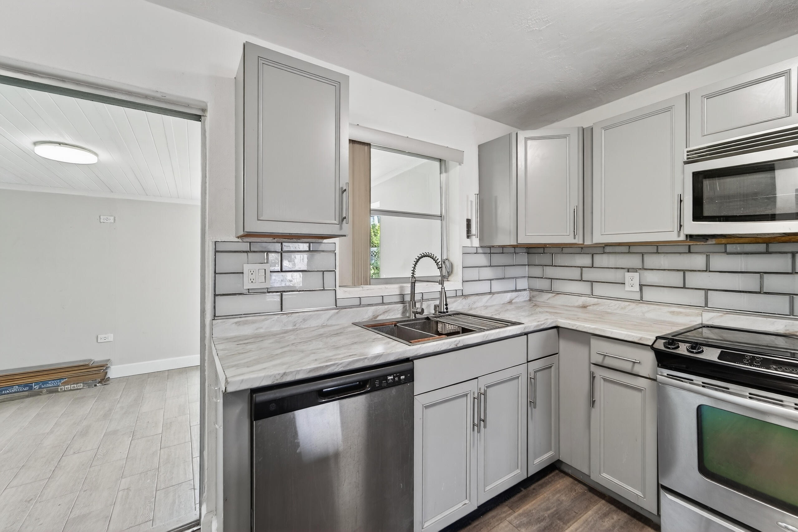 MLS #RX-11101163 image #16