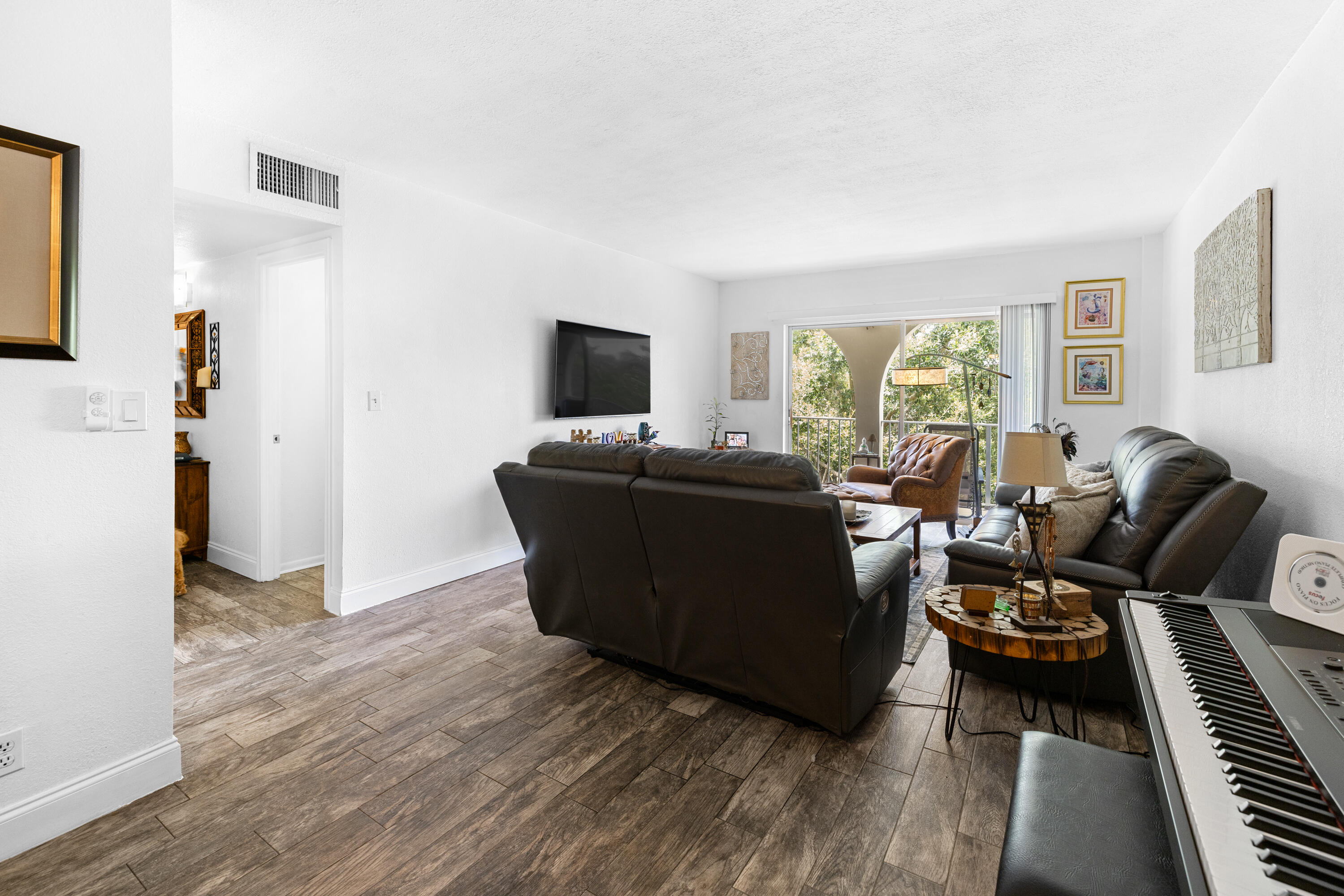 MLS #RX-11103686 image #3