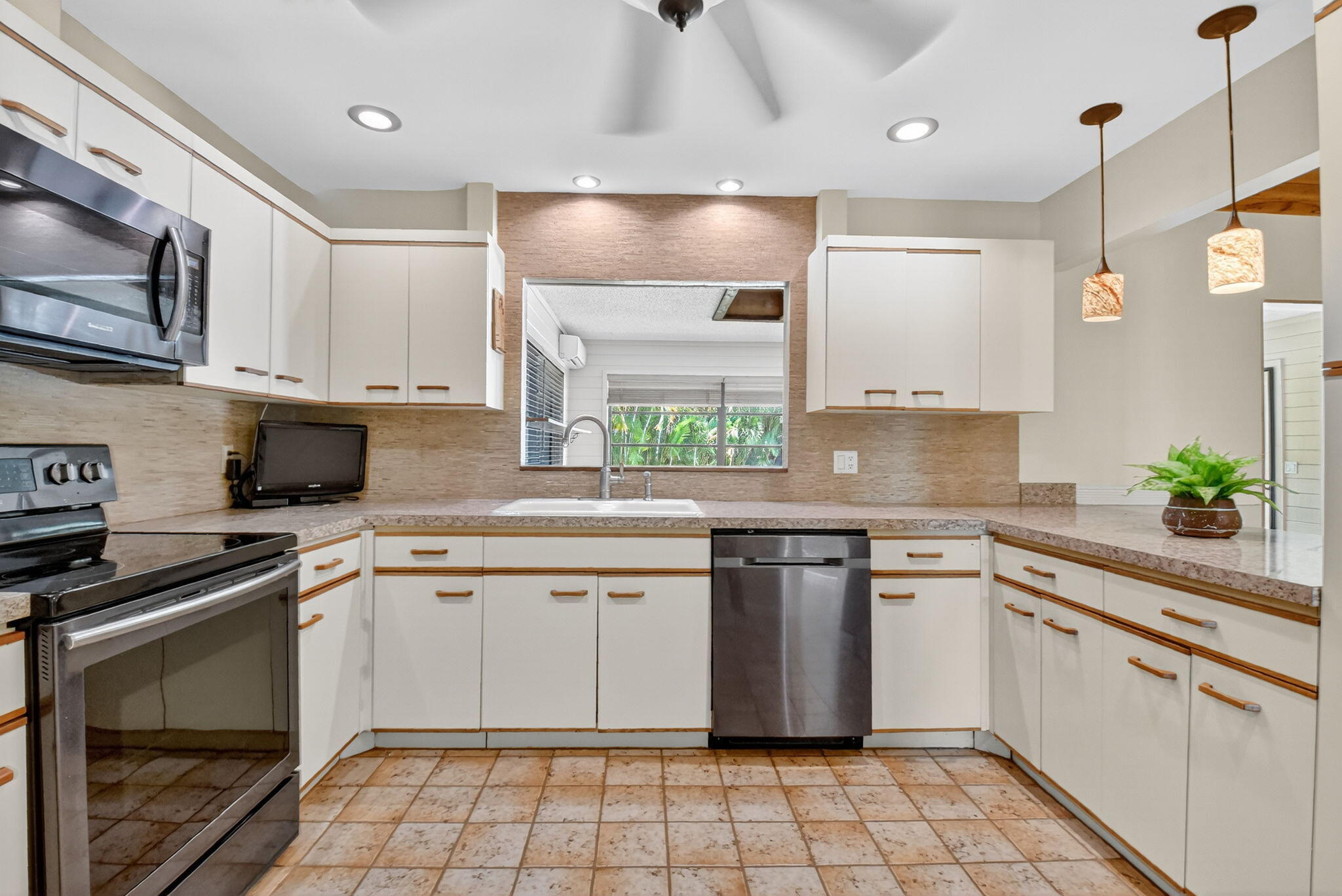 MLS #RX-11106185 image #16