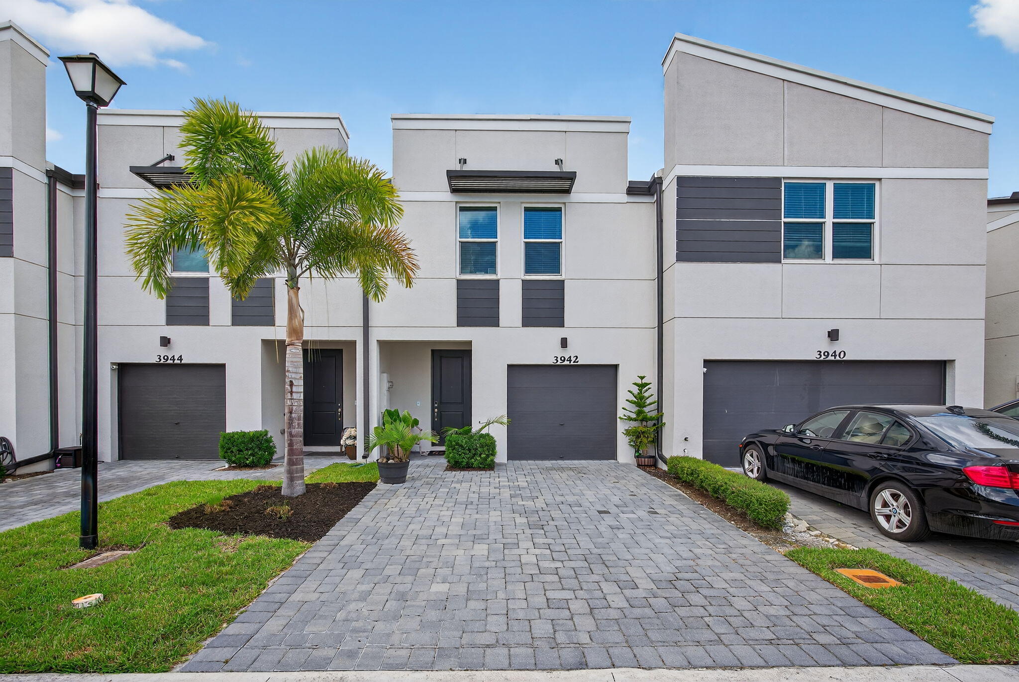 MLS #RX-10983989 image #0