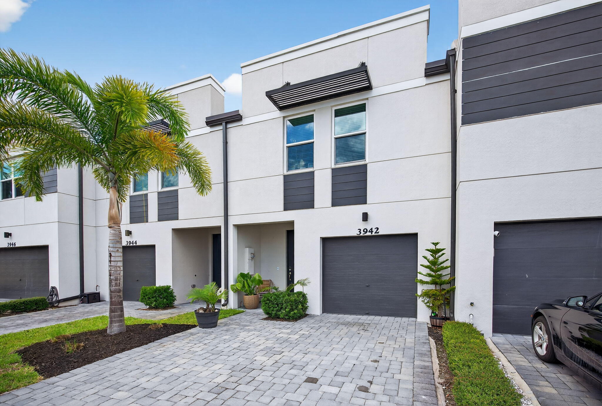 MLS #RX-10983989 image #2