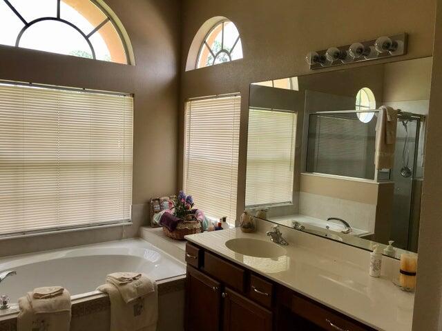 MLS #RX-10716279 image #9