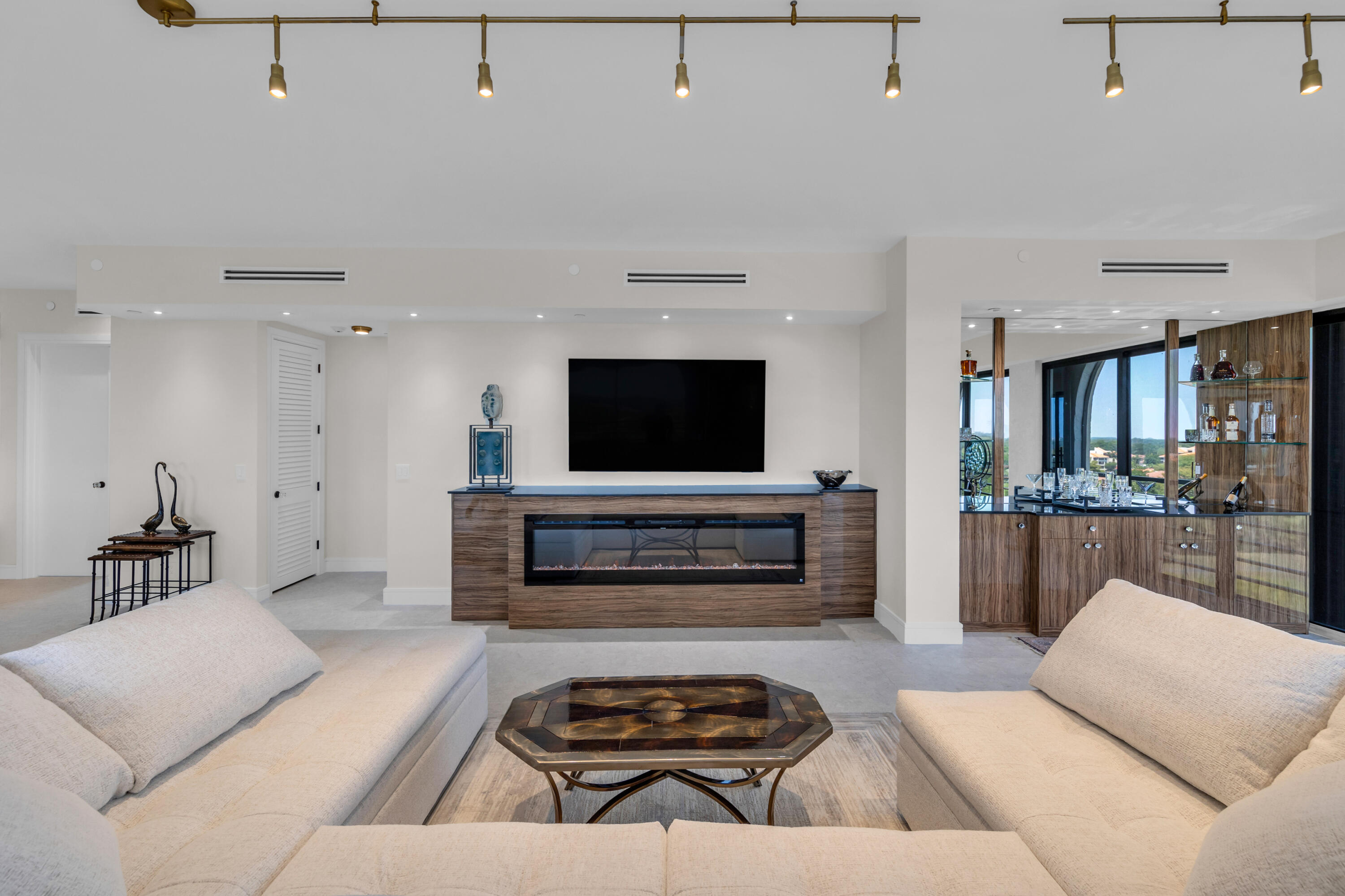 MLS #RX-11095370 image #0