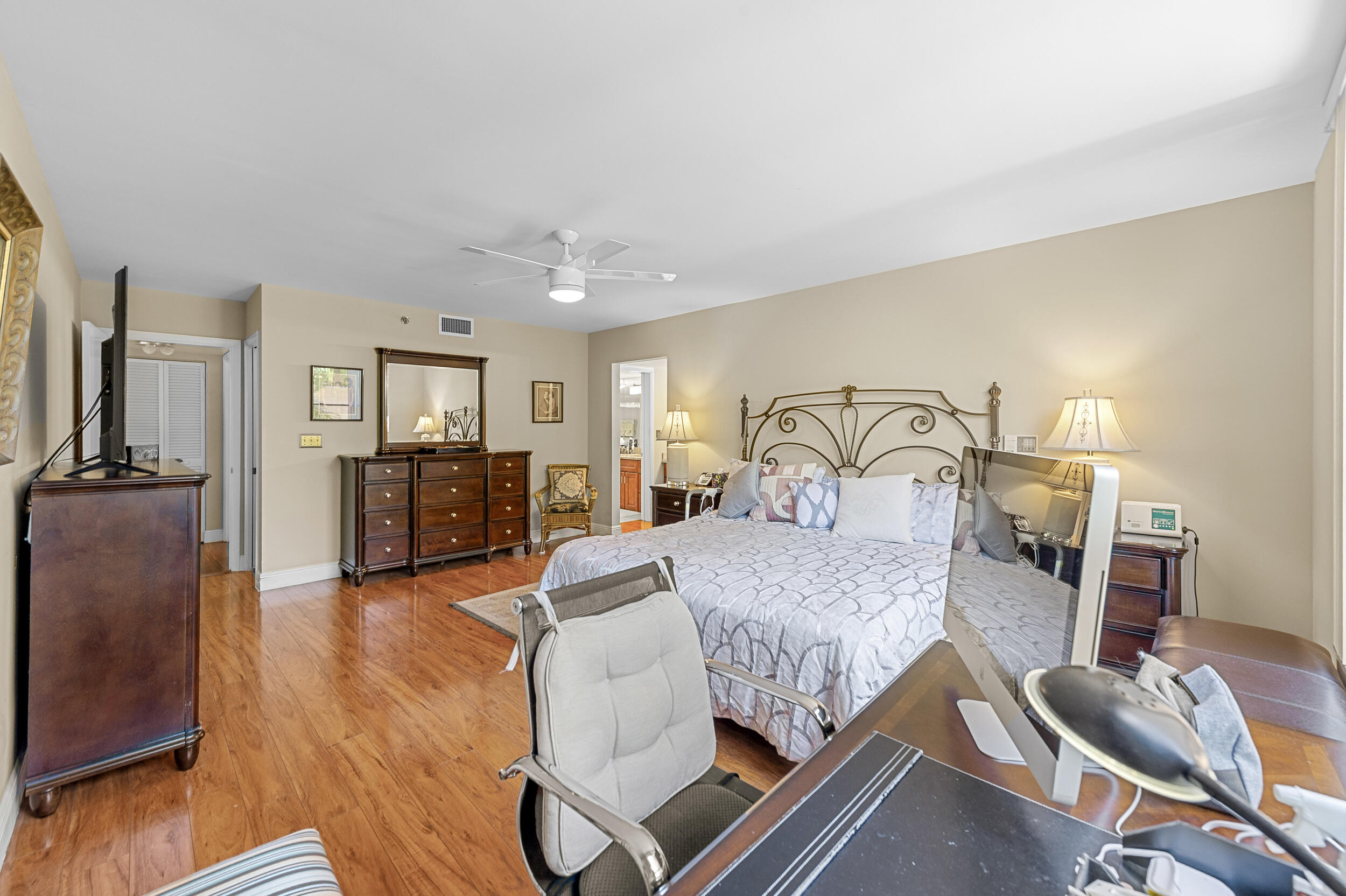 MLS #RX-10866153 image #23