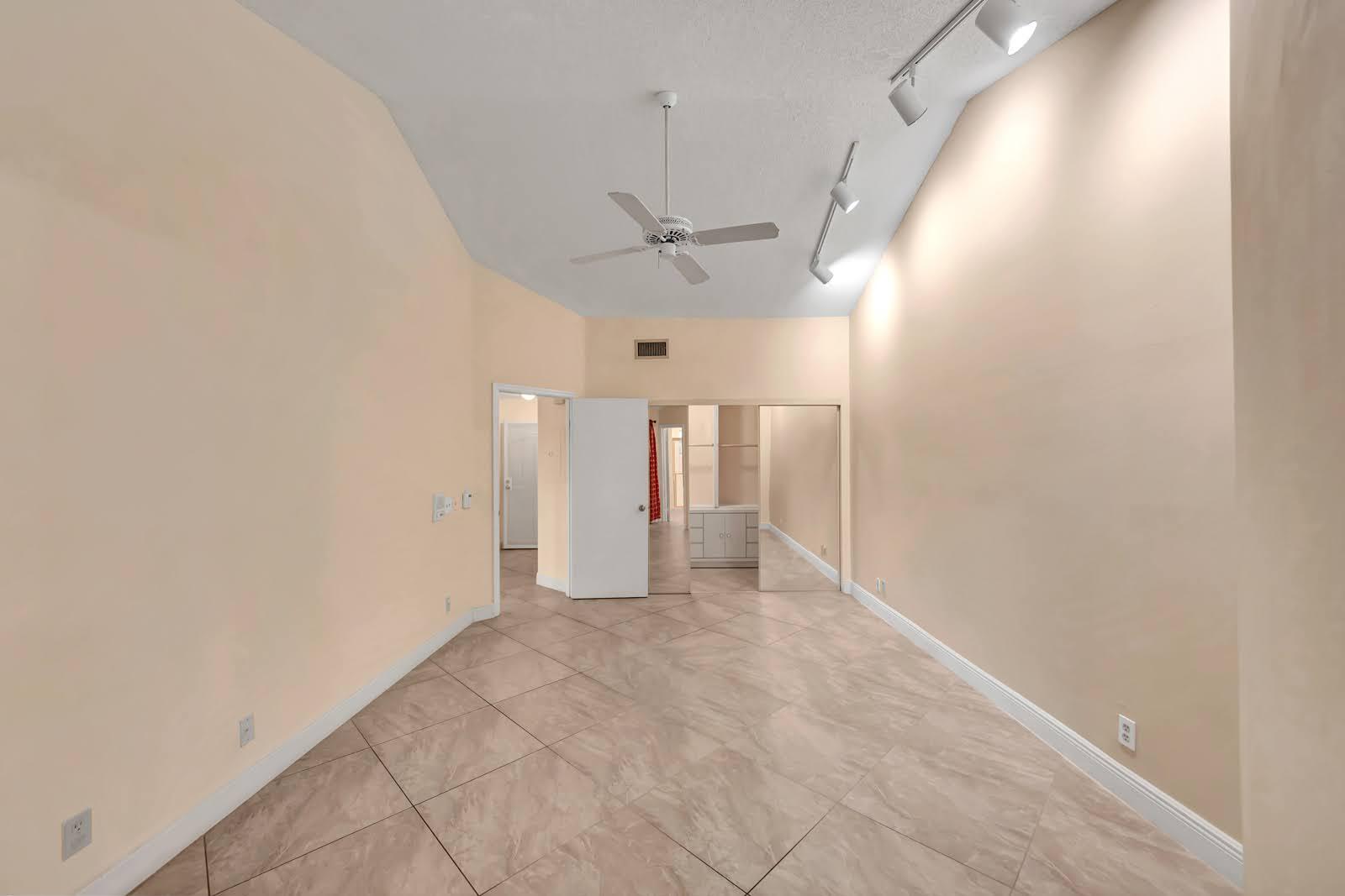 MLS #RX-10561613 image #16