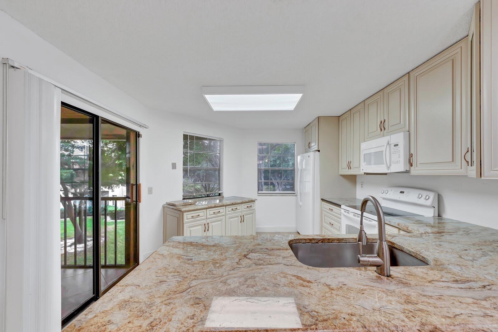 MLS #RX-10561613 image #5