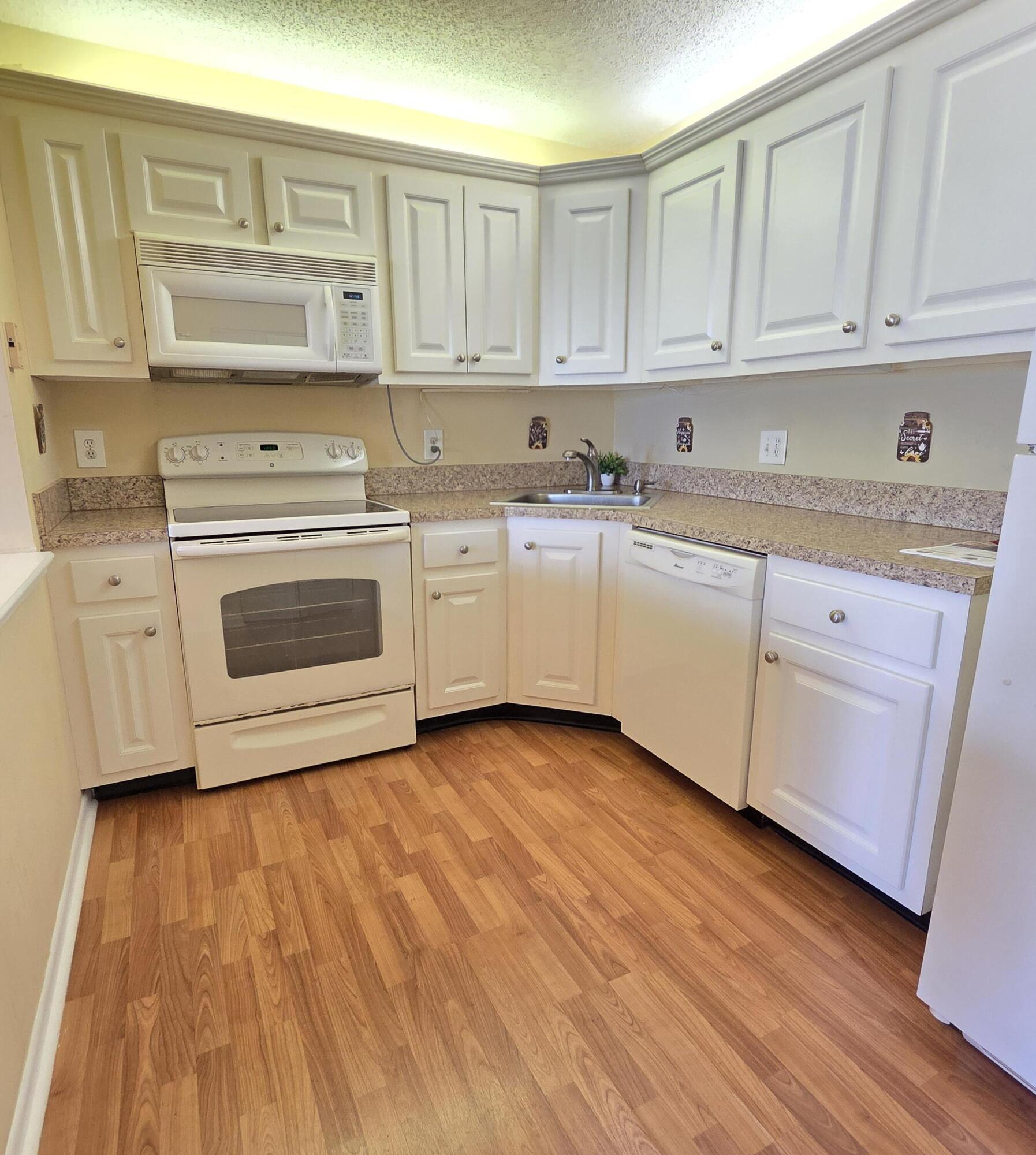 MLS #RX-10546326 image #24