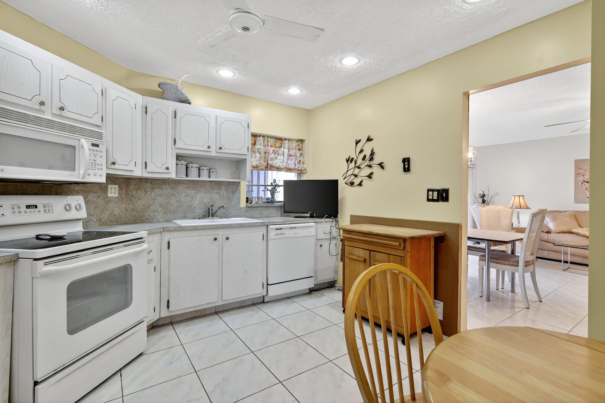 MLS #RX-11121775 image #1