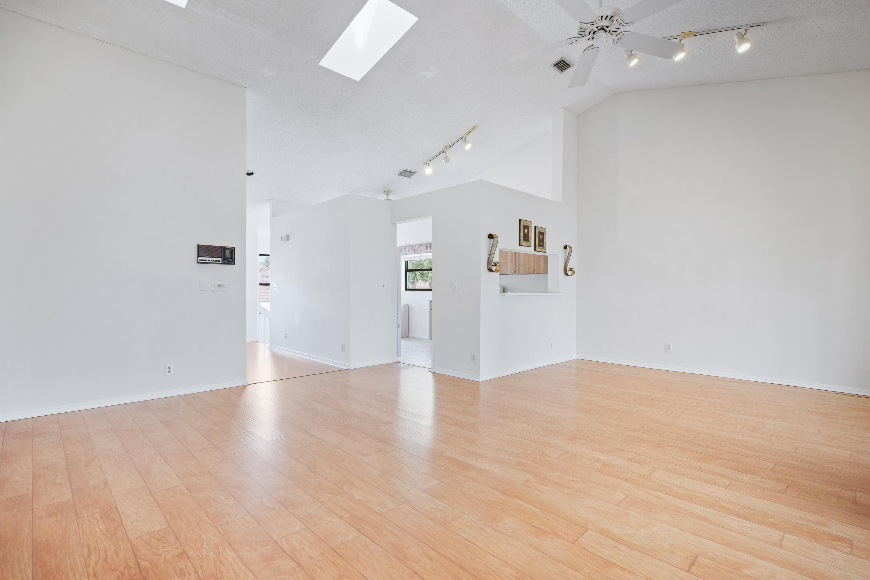 MLS #RX-11075087 image #7