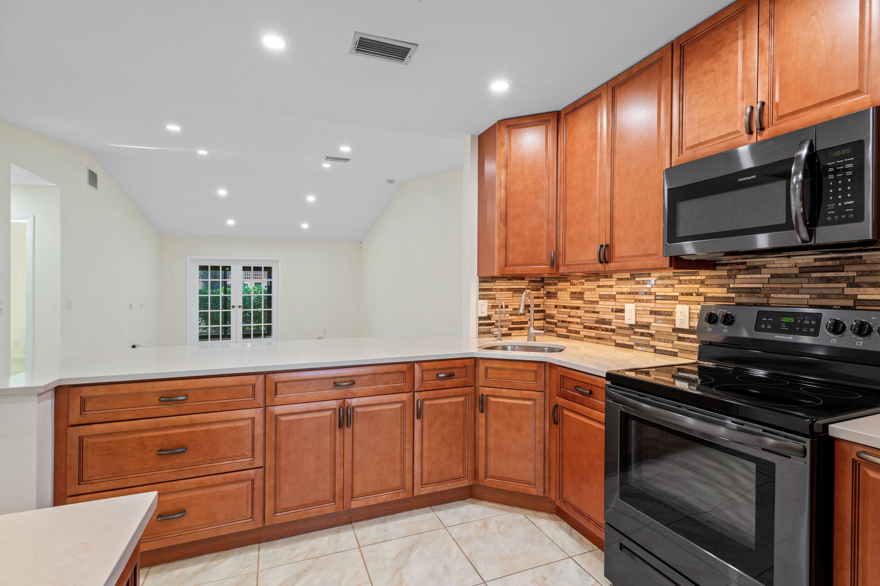 MLS #RX-10757413 image #8