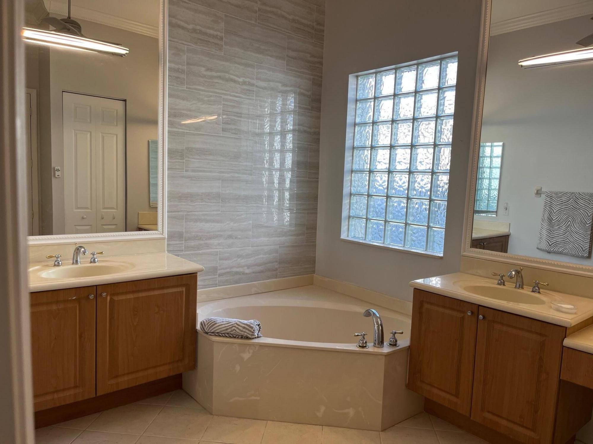 MLS #RX-11123408 image #8