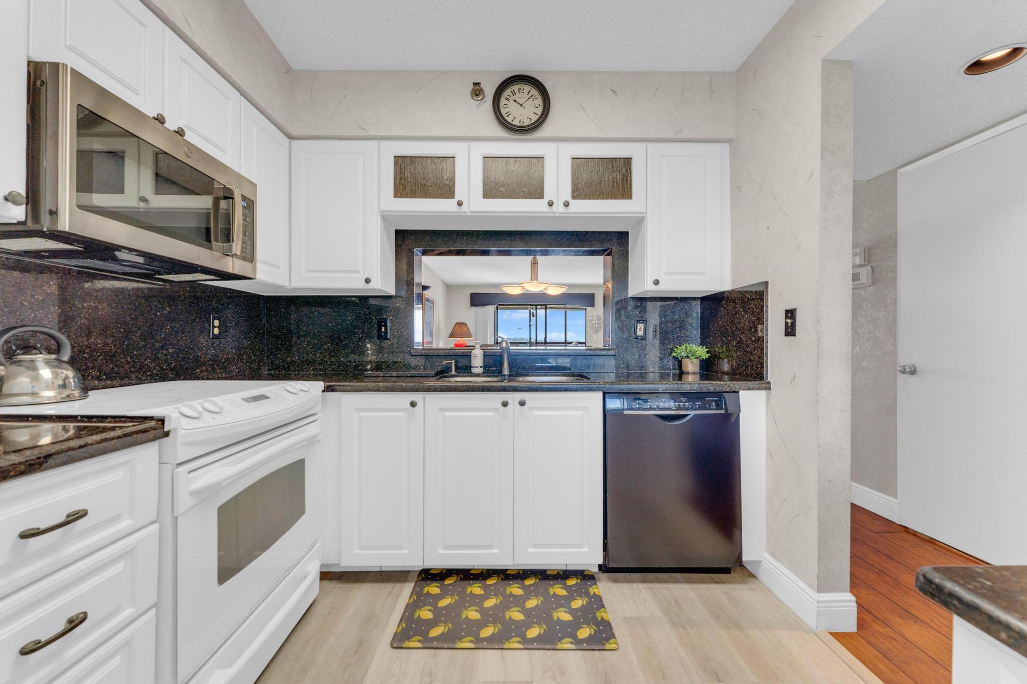 MLS #RX-10805421 image #1