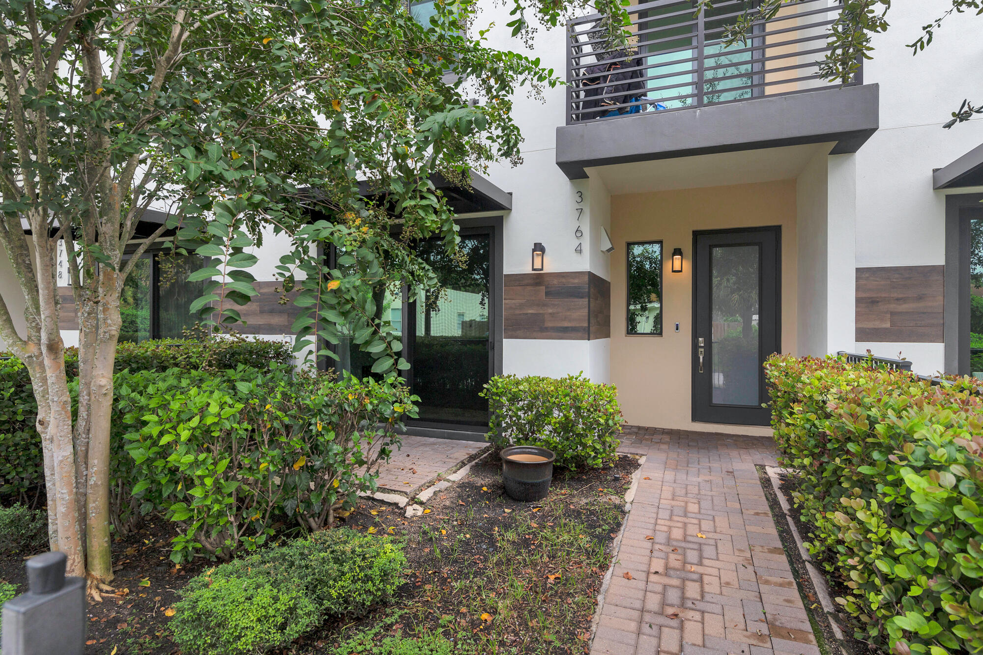 MLS #RX-11126389 image #1