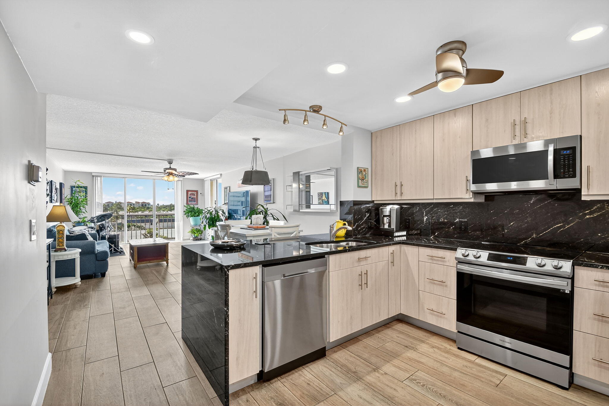 MLS #RX-10790583 image #0