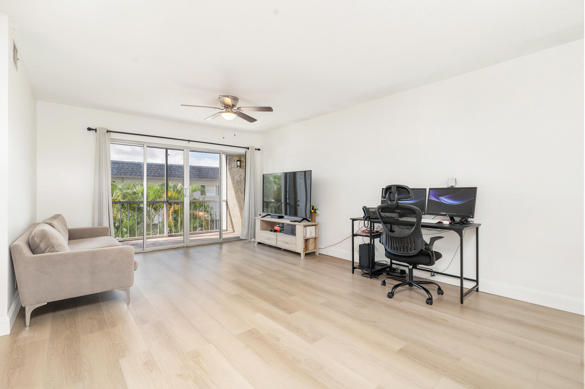 MLS #RX-11130557 image #1