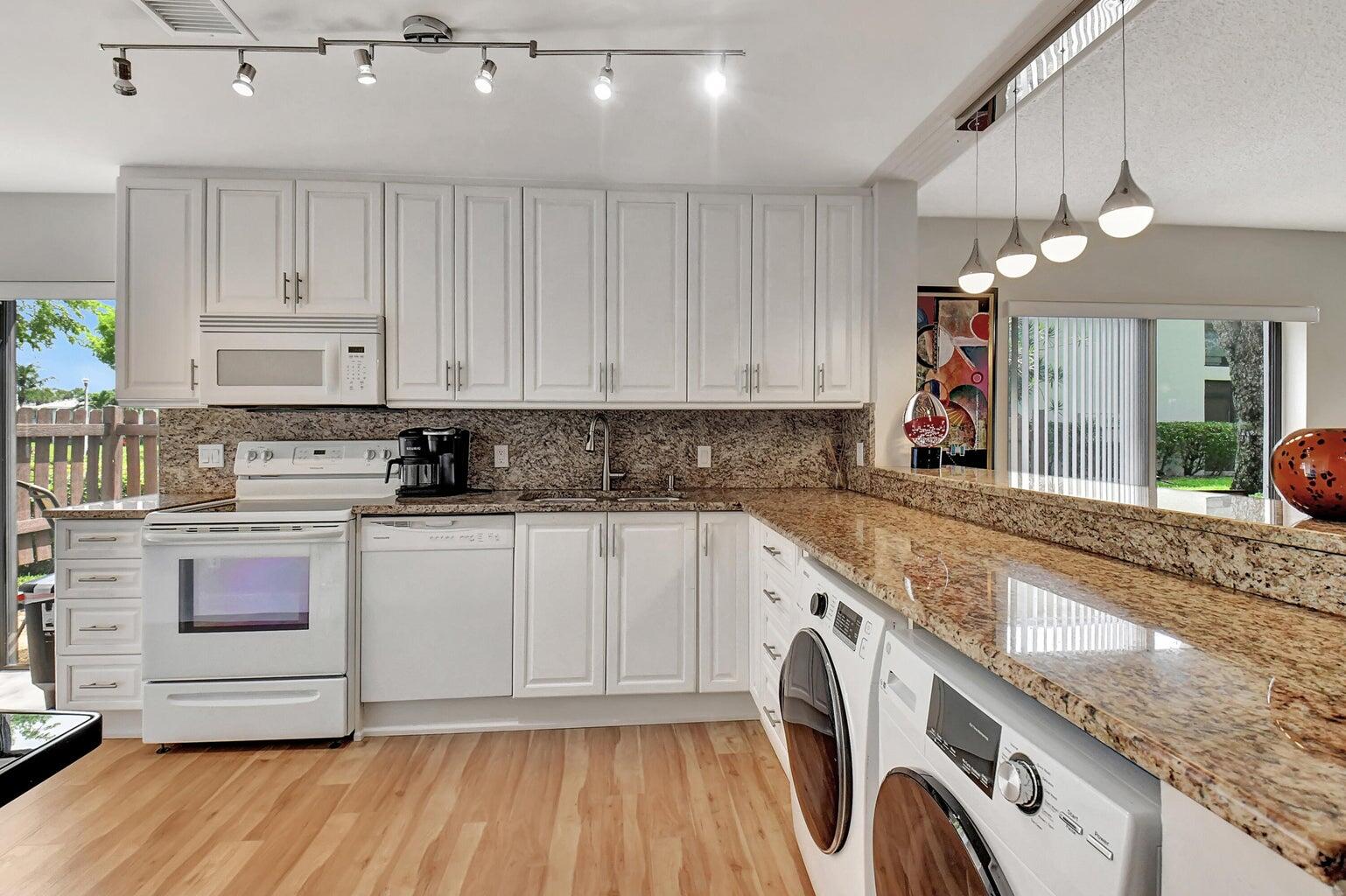 MLS #RX-10472207 image #5