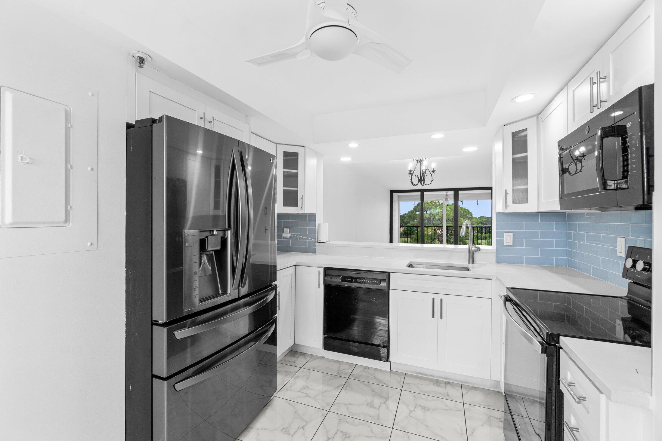 MLS #RX-10812406 image #3