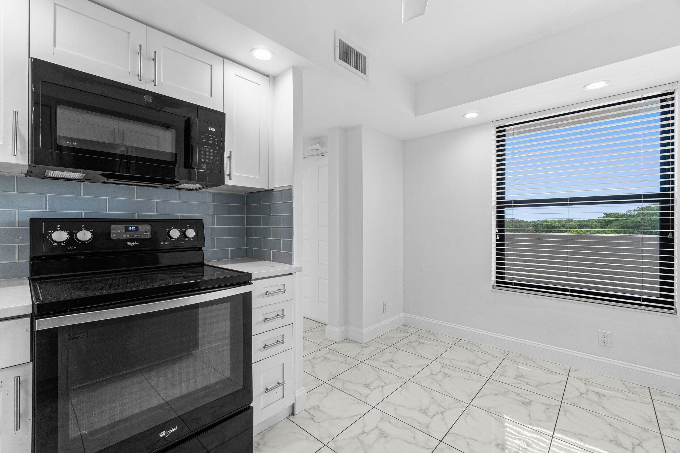 MLS #RX-10812406 image #6