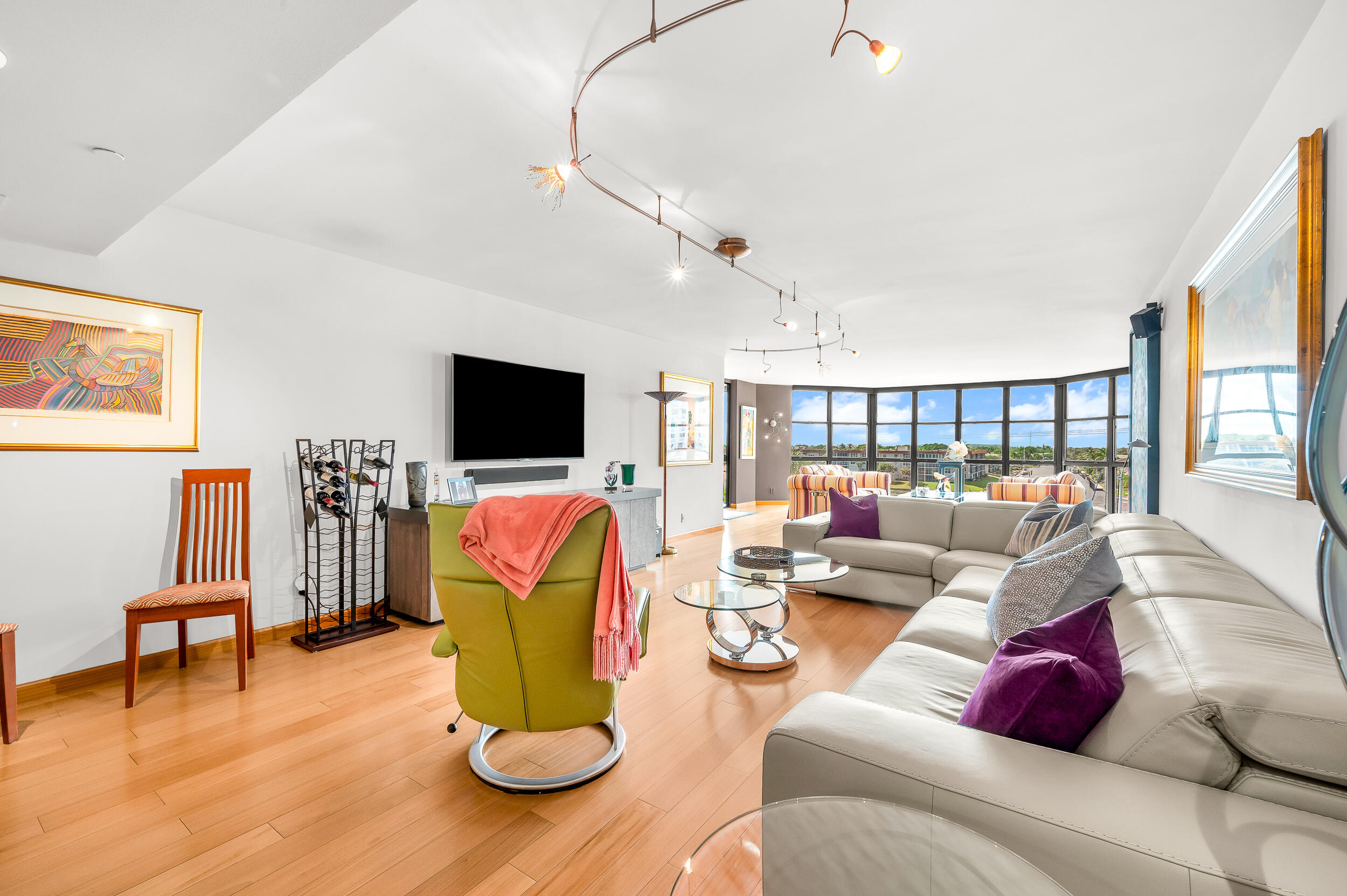 MLS #RX-10570545 image #8