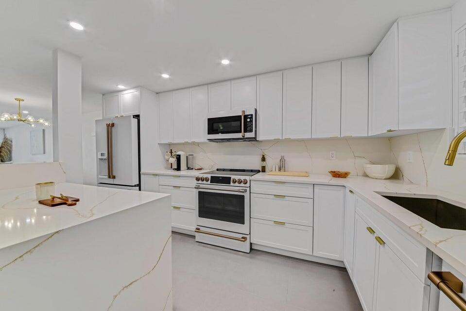 MLS #RX-10608910 image #1