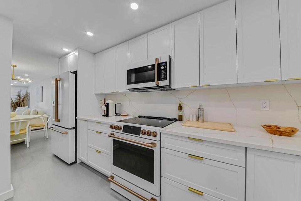 MLS #RX-10608910 image #2