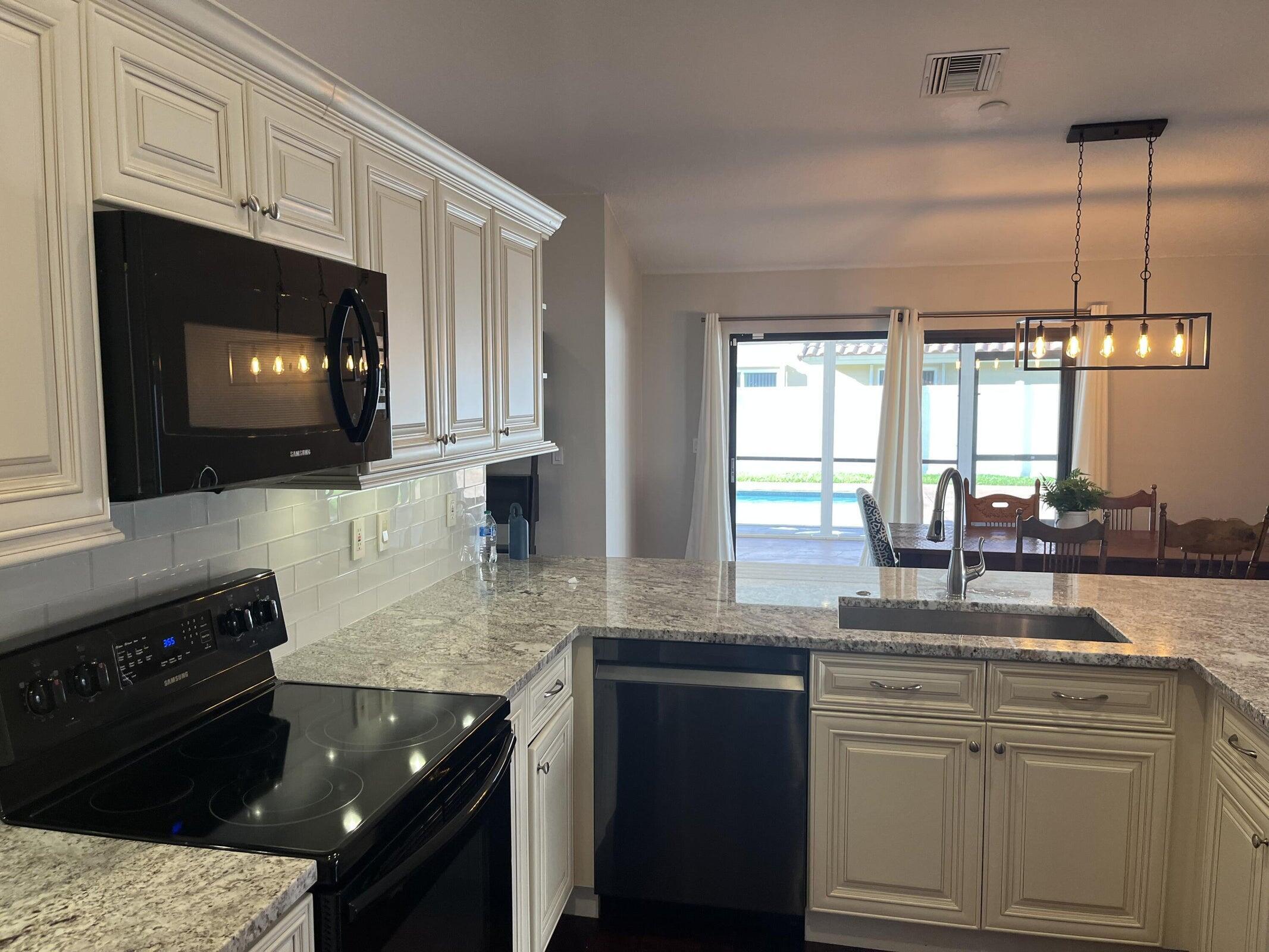 MLS #RX-11132897 image #2