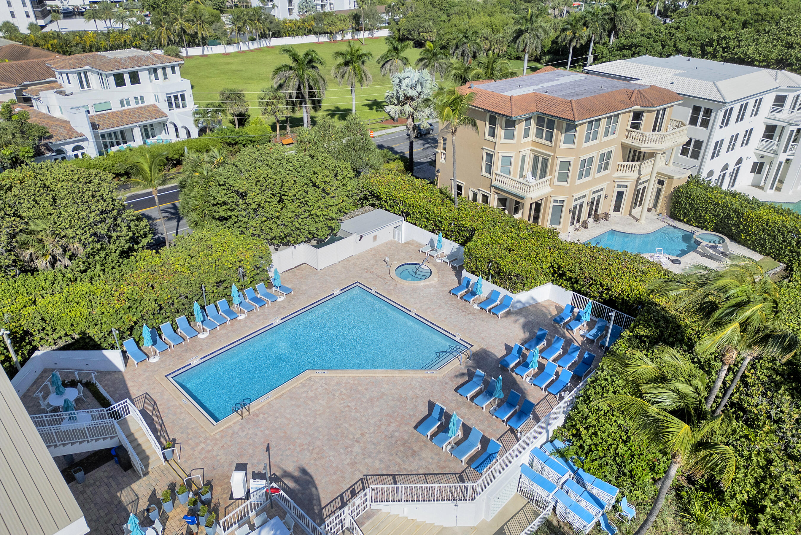 MLS #RX-10975198 image #34