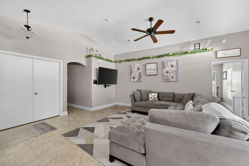 MLS #RX-11133166 image #5