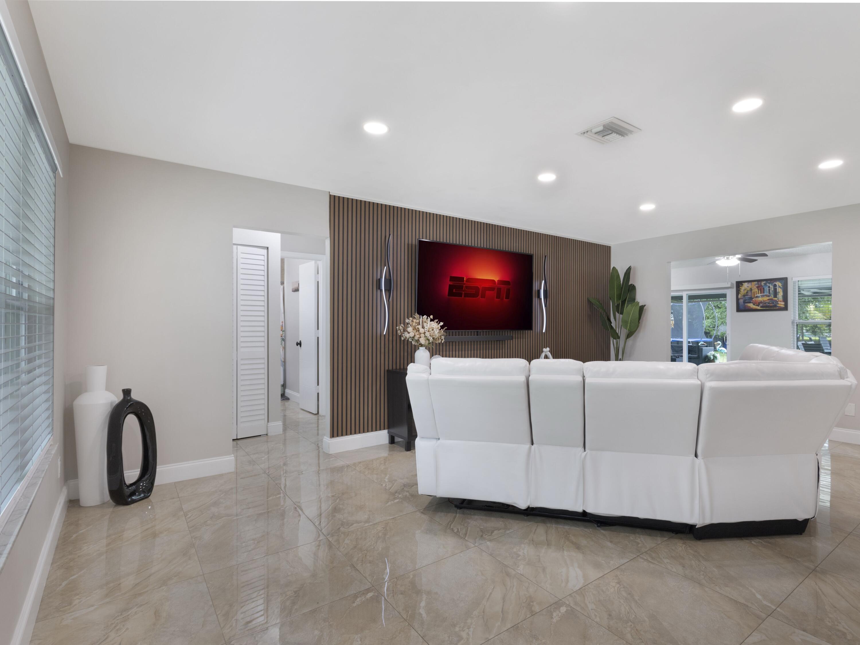 MLS #RX-11133392 image #6