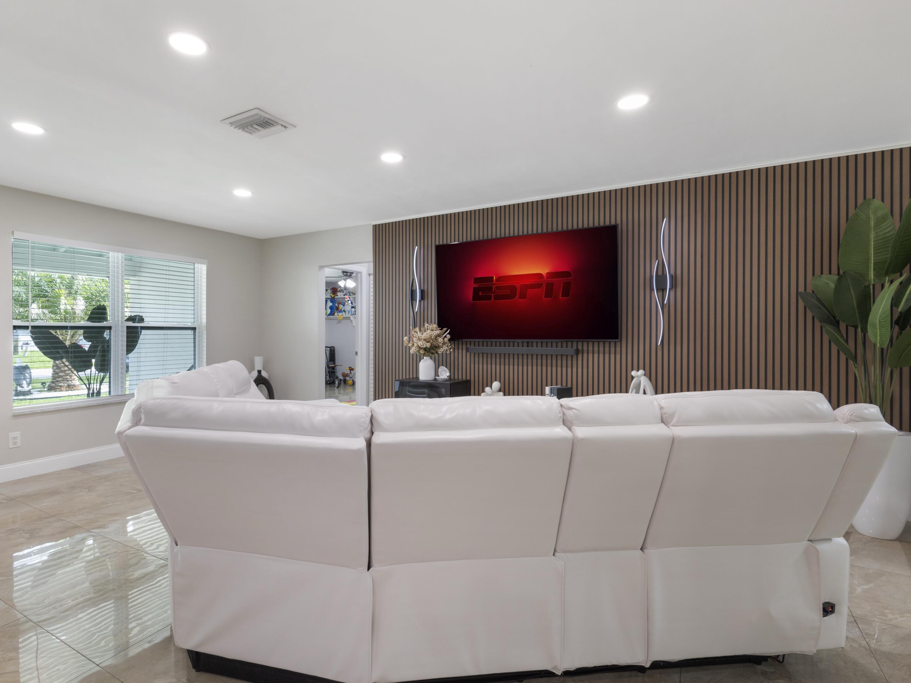 MLS #RX-11133392 image #9