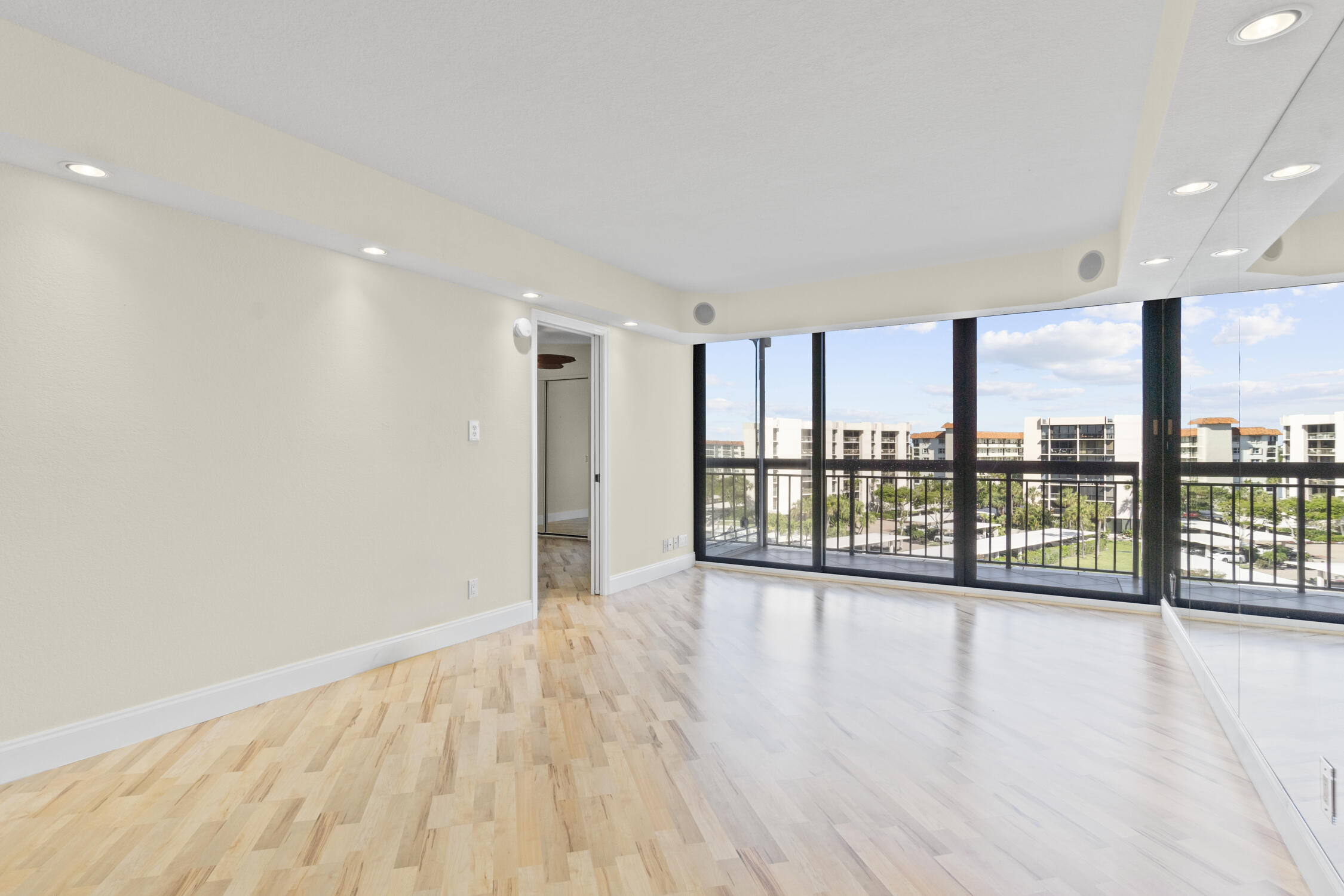 MLS #RX-10710004 image #2