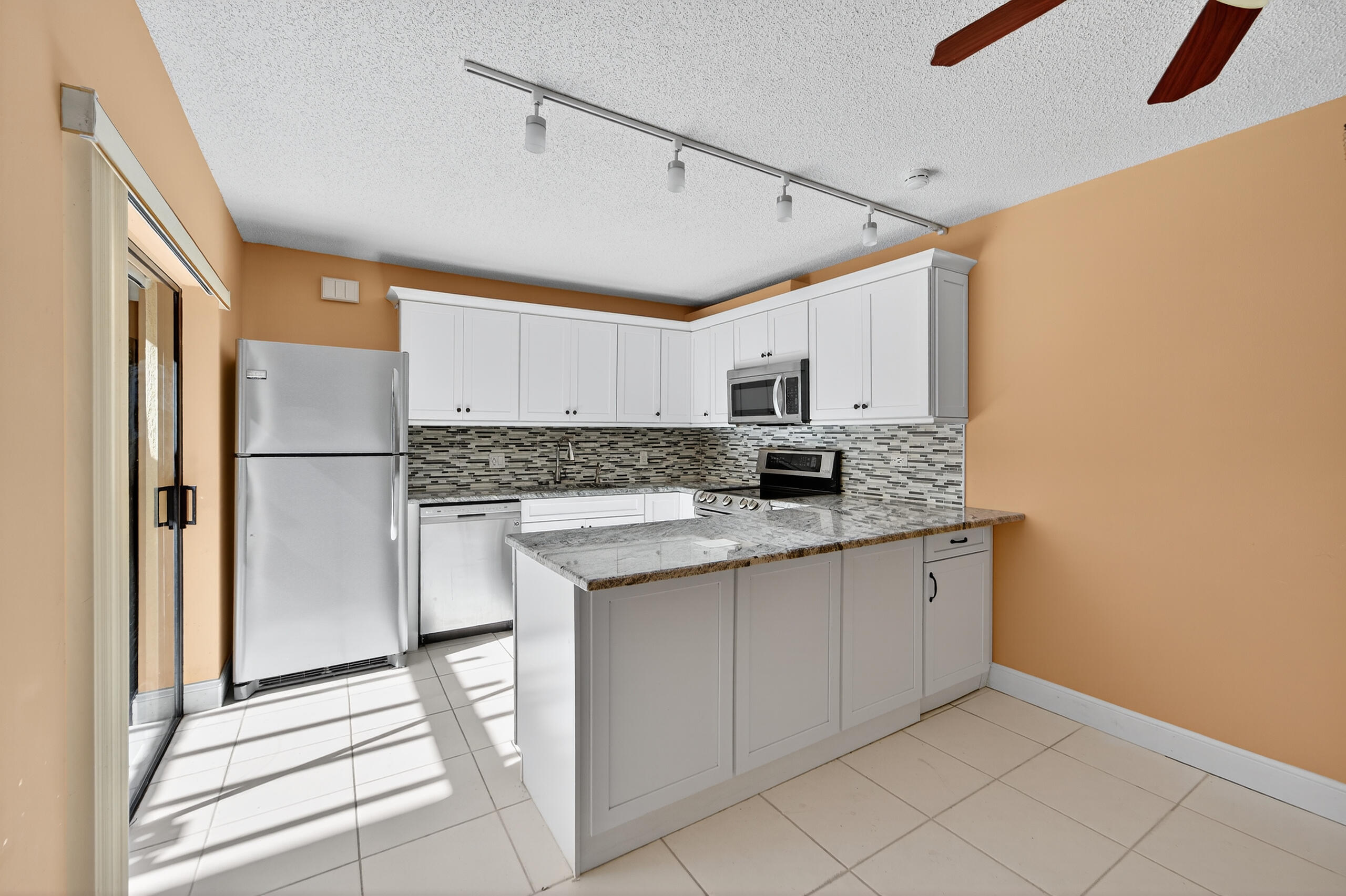 MLS #RX-11136124 image #3