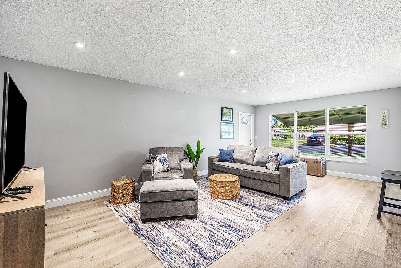 MLS #RX-11136275 image #2