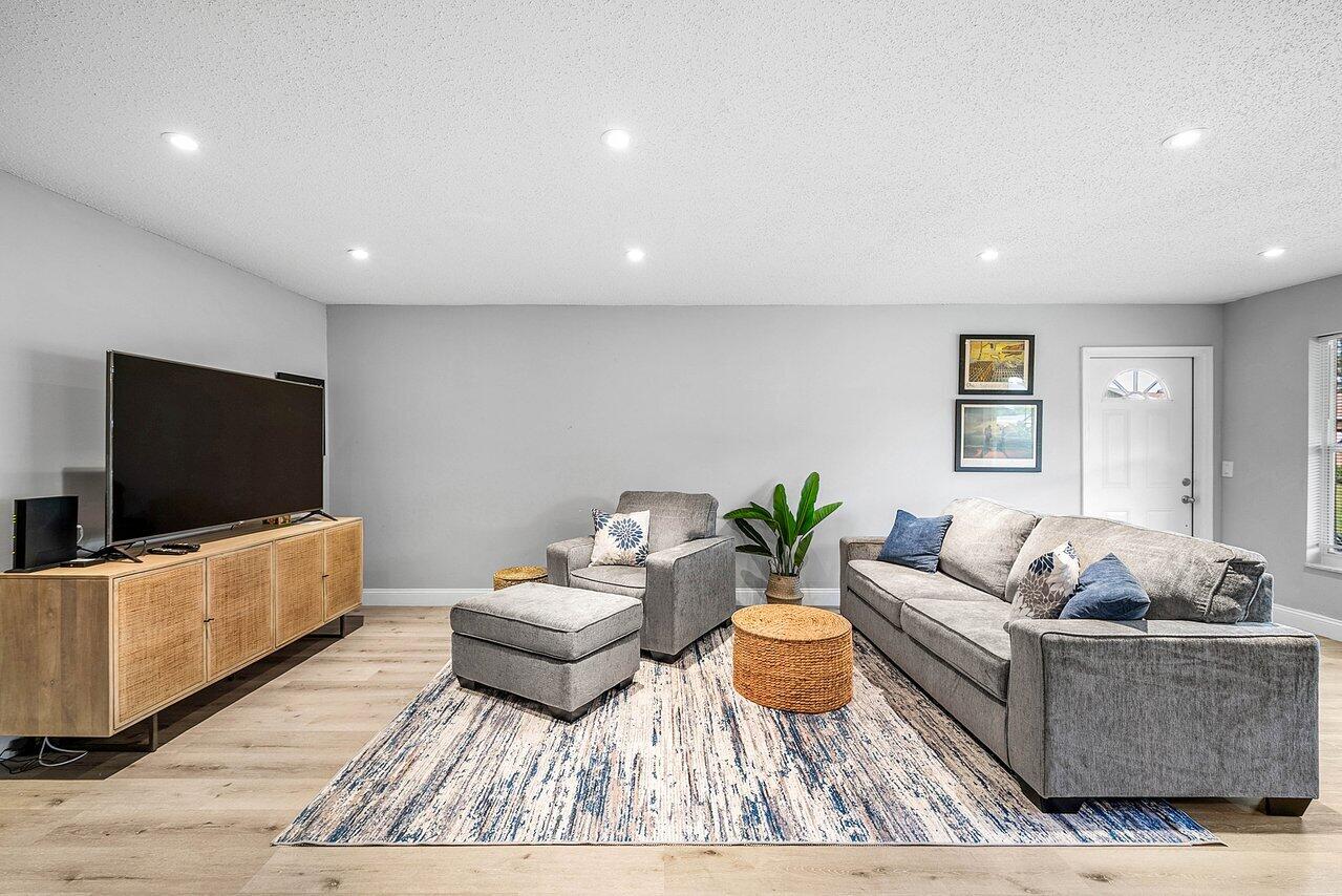 MLS #RX-11136275 image #3