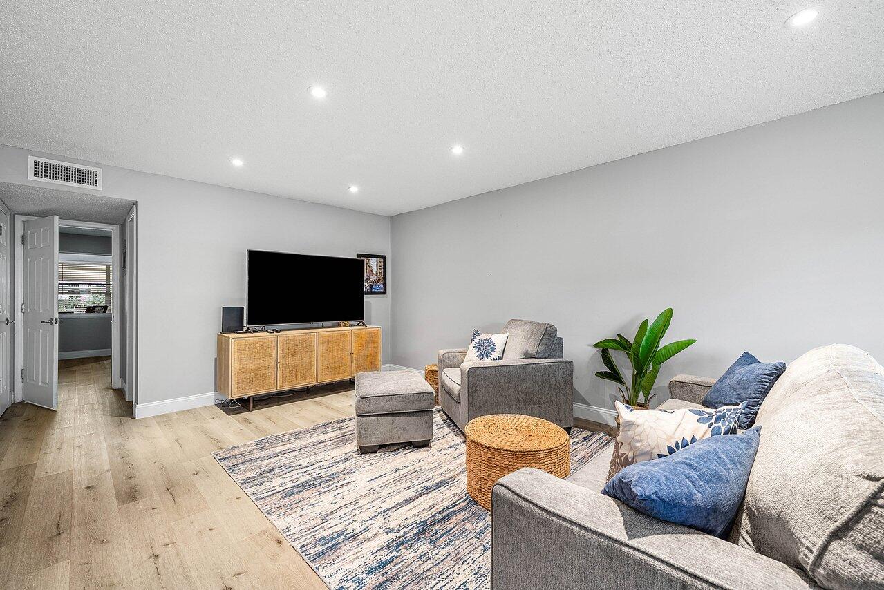 MLS #RX-11136275 image #8