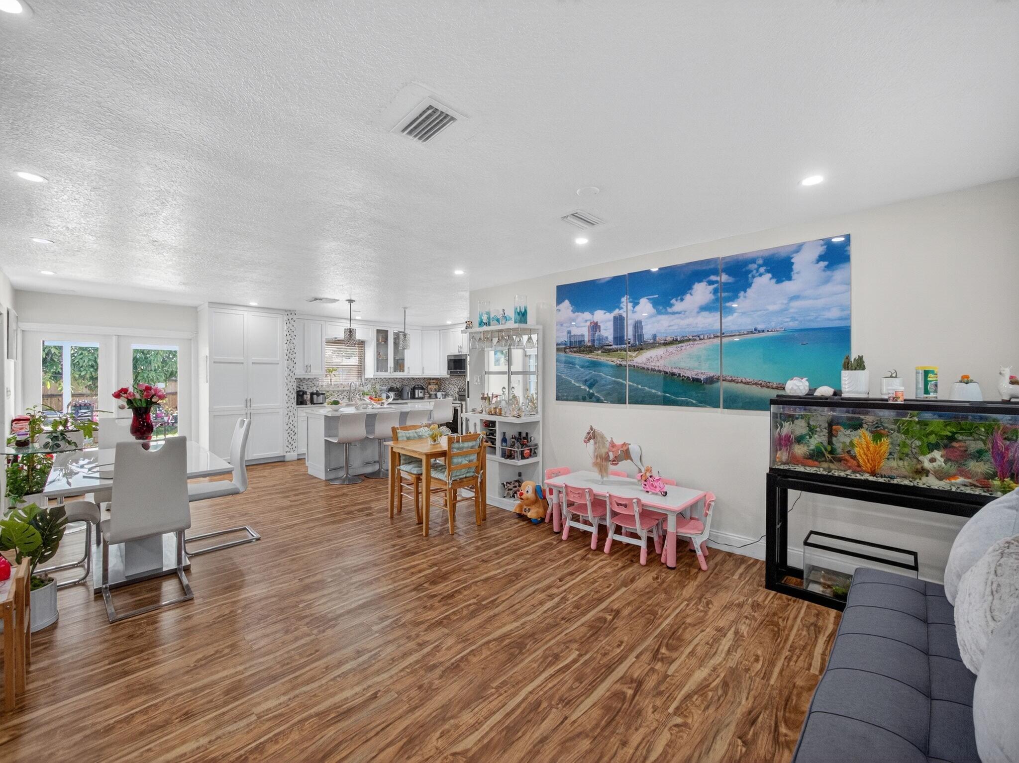 MLS #RX-10542105 image #2