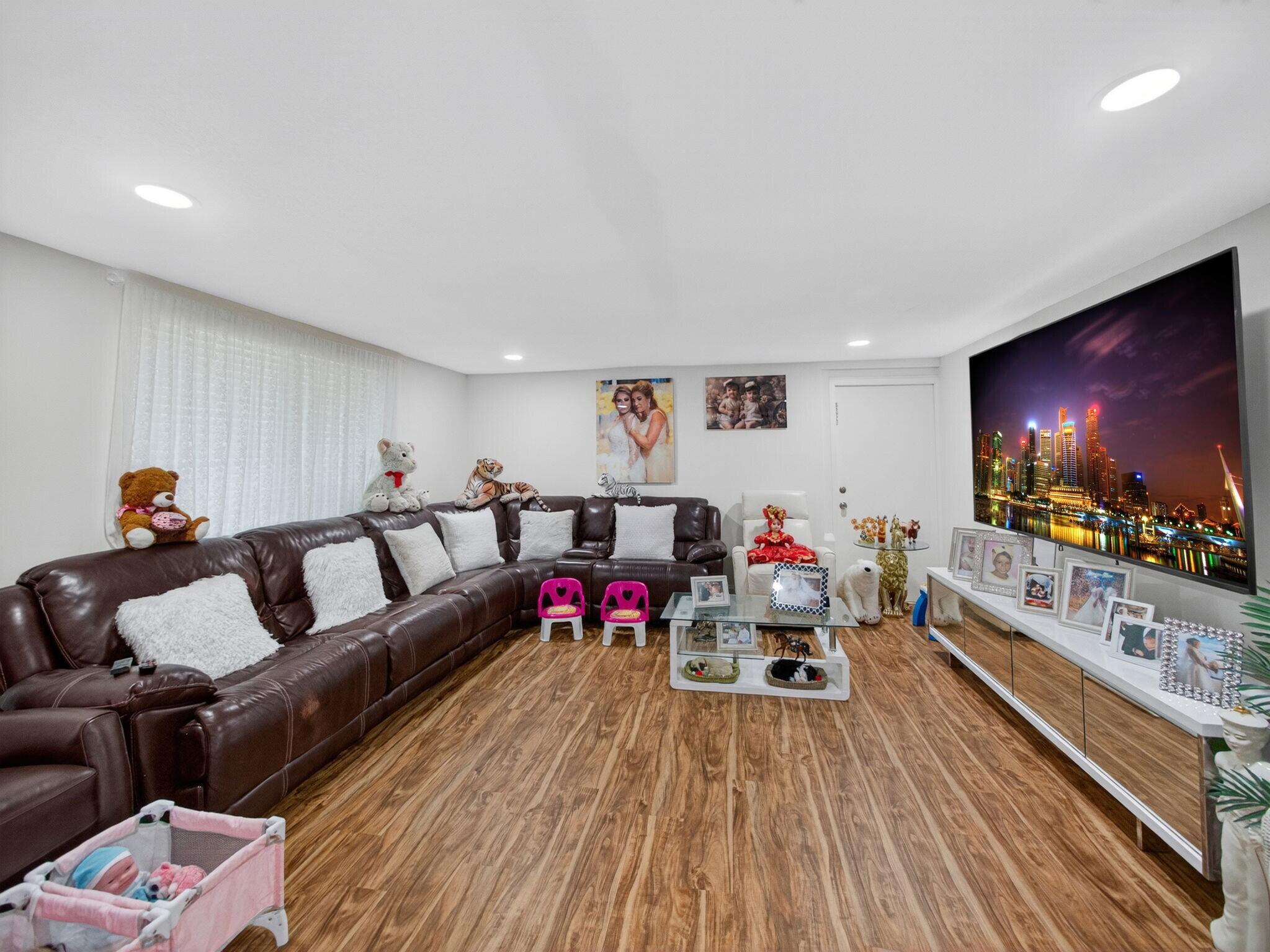 MLS #RX-10542105 image #6