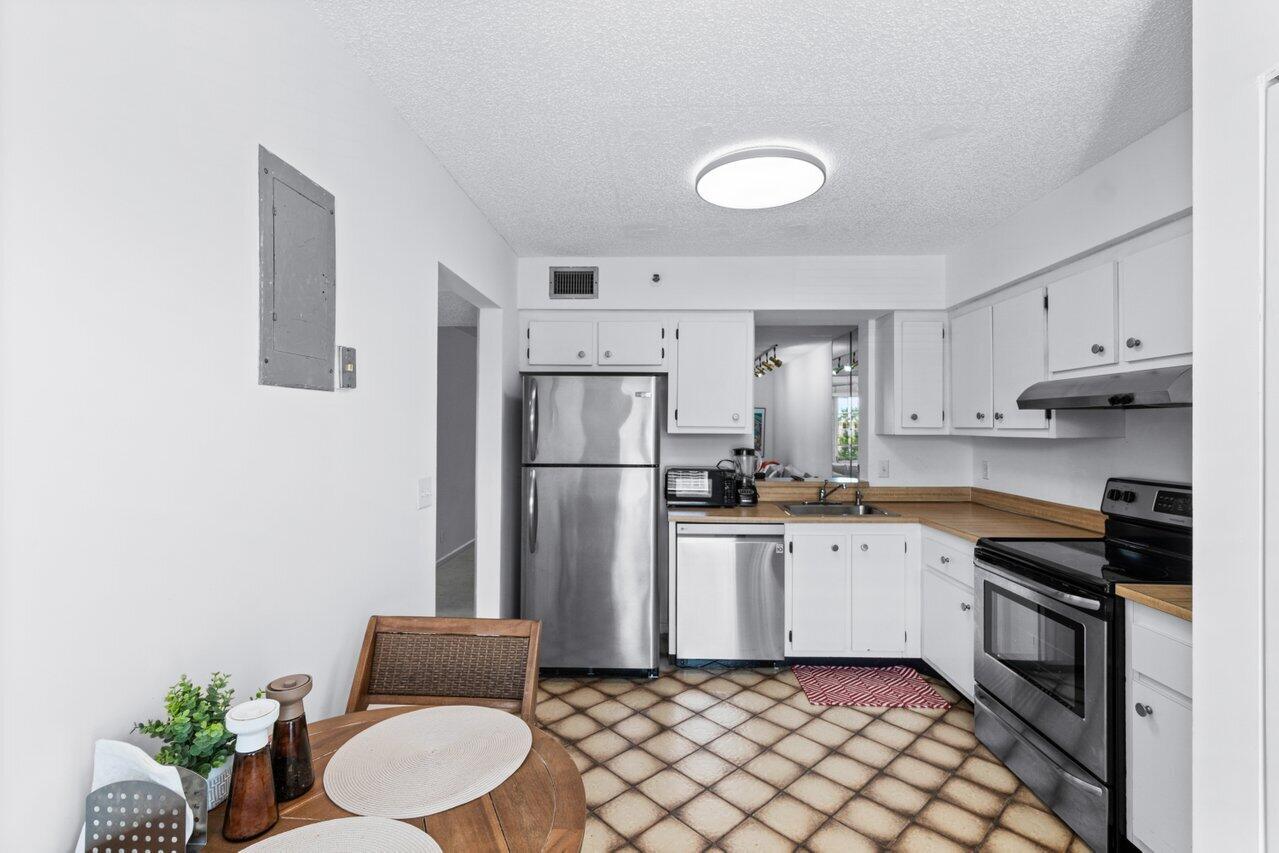 MLS #RX-10503319 image #6