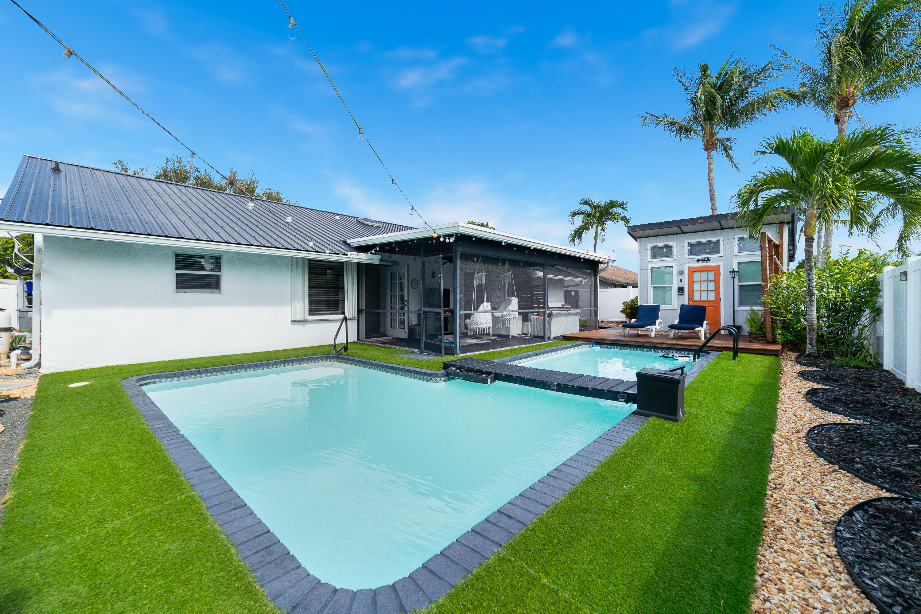 MLS #RX-11138139 image #1