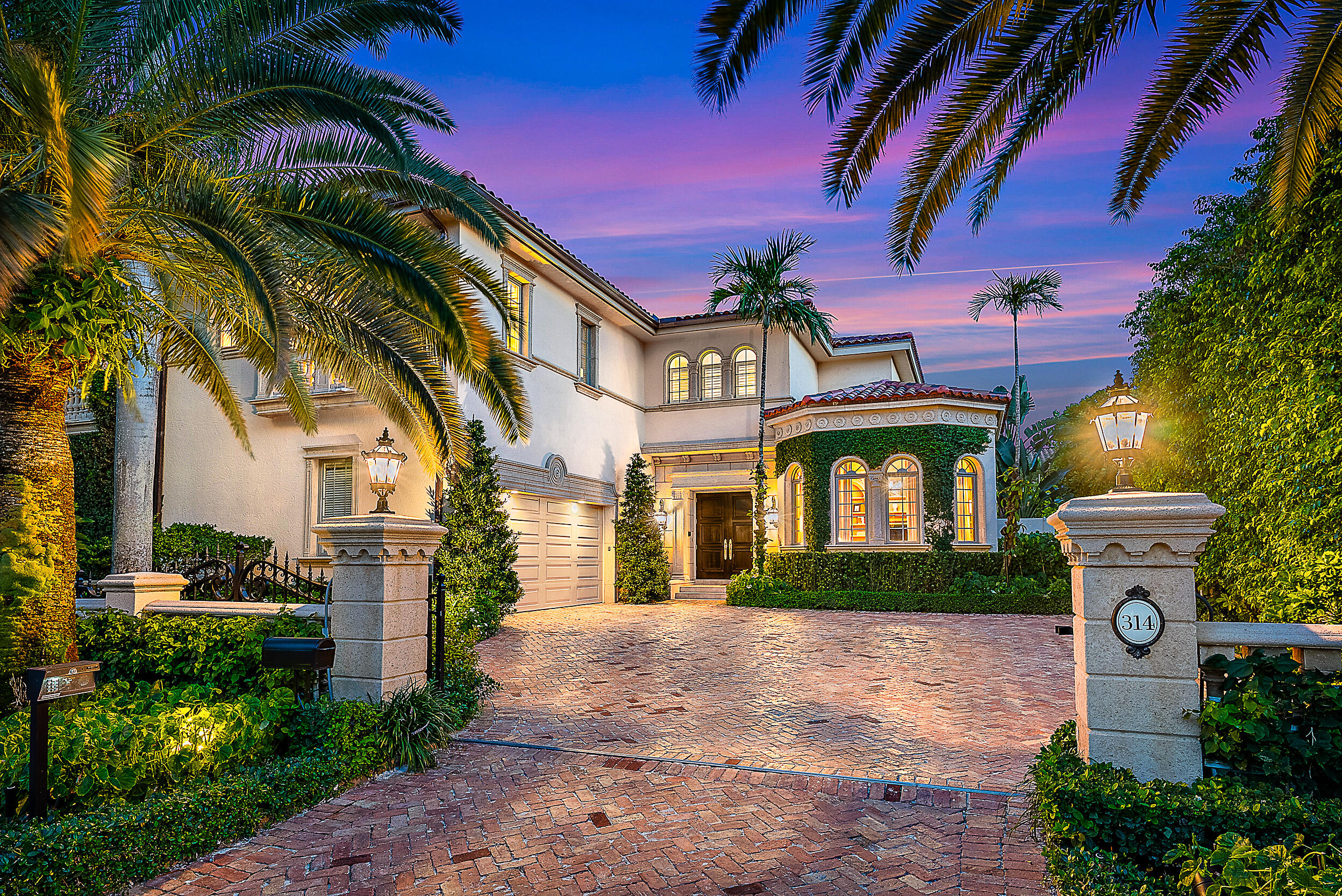 MLS #RX-10932318 image #0